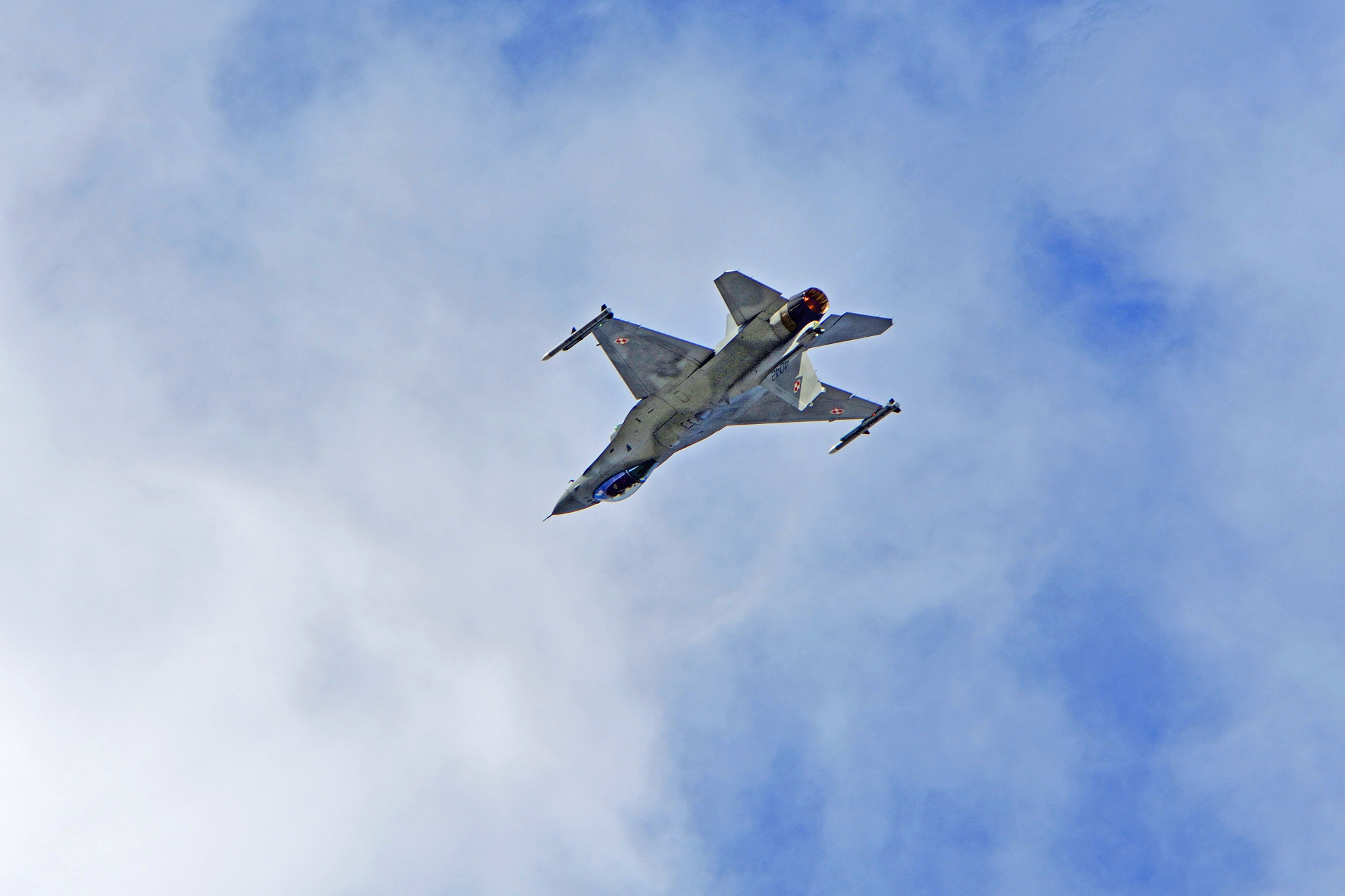 Nikon AF-S Nikkor 70-200mm F2.8G ED VR II sample photo. F16 air photography