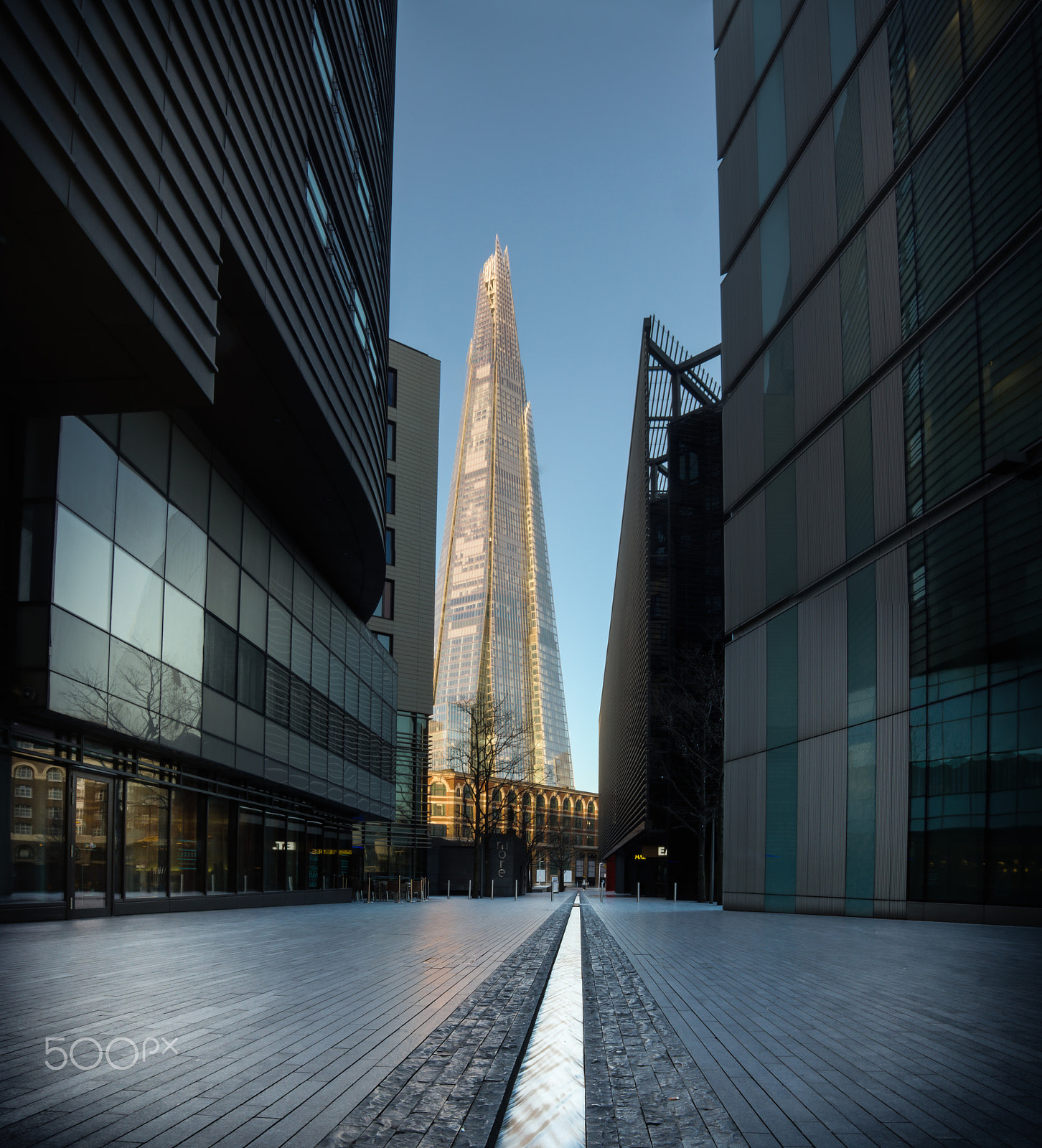 Sony SLT-A77 sample photo. The shard photography