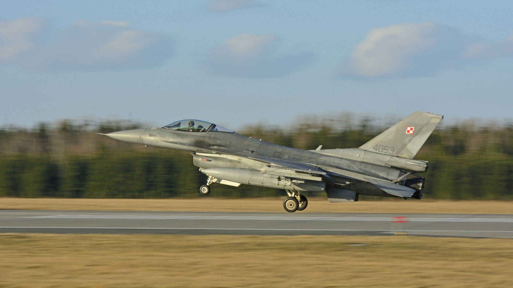 Nikon AF-S Nikkor 70-200mm F2.8G ED VR II sample photo. F16 air photography