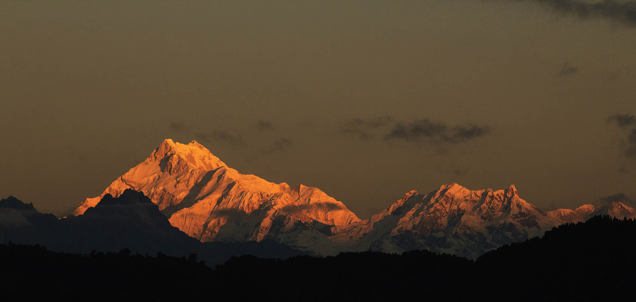 Canon EF 75-300mm f/4-5.6 USM sample photo. Magical kanchenjunga photography