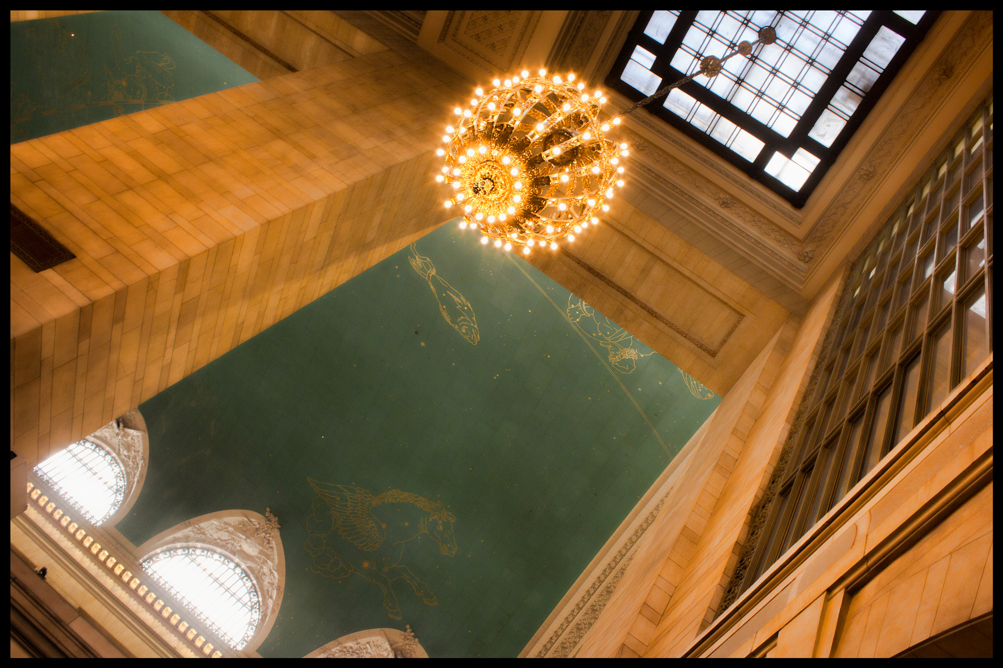 Canon EF-S 18-55mm F3.5-5.6 IS sample photo. Grand central photography