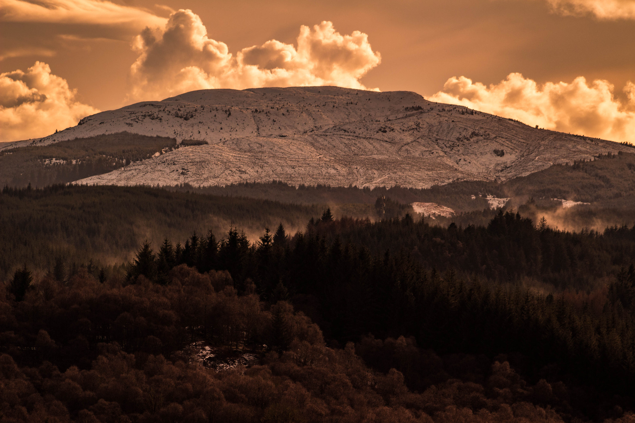 Canon EF 75-300mm f/4-5.6 USM sample photo. Sunset in the highlands photography