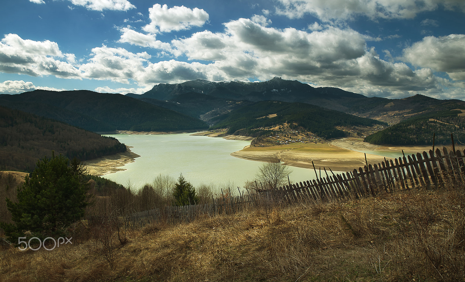 Pentax K-500 + Sigma 17-50mm F2.8 EX DC HSM sample photo. Lake view photography