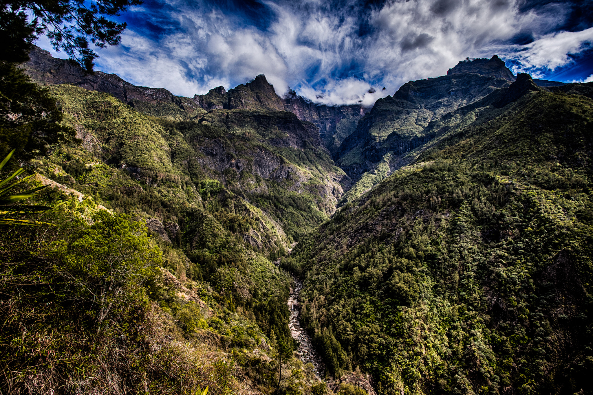 Canon EF 17-40mm F4L USM sample photo. Cirque de cilaos, la réunion photography