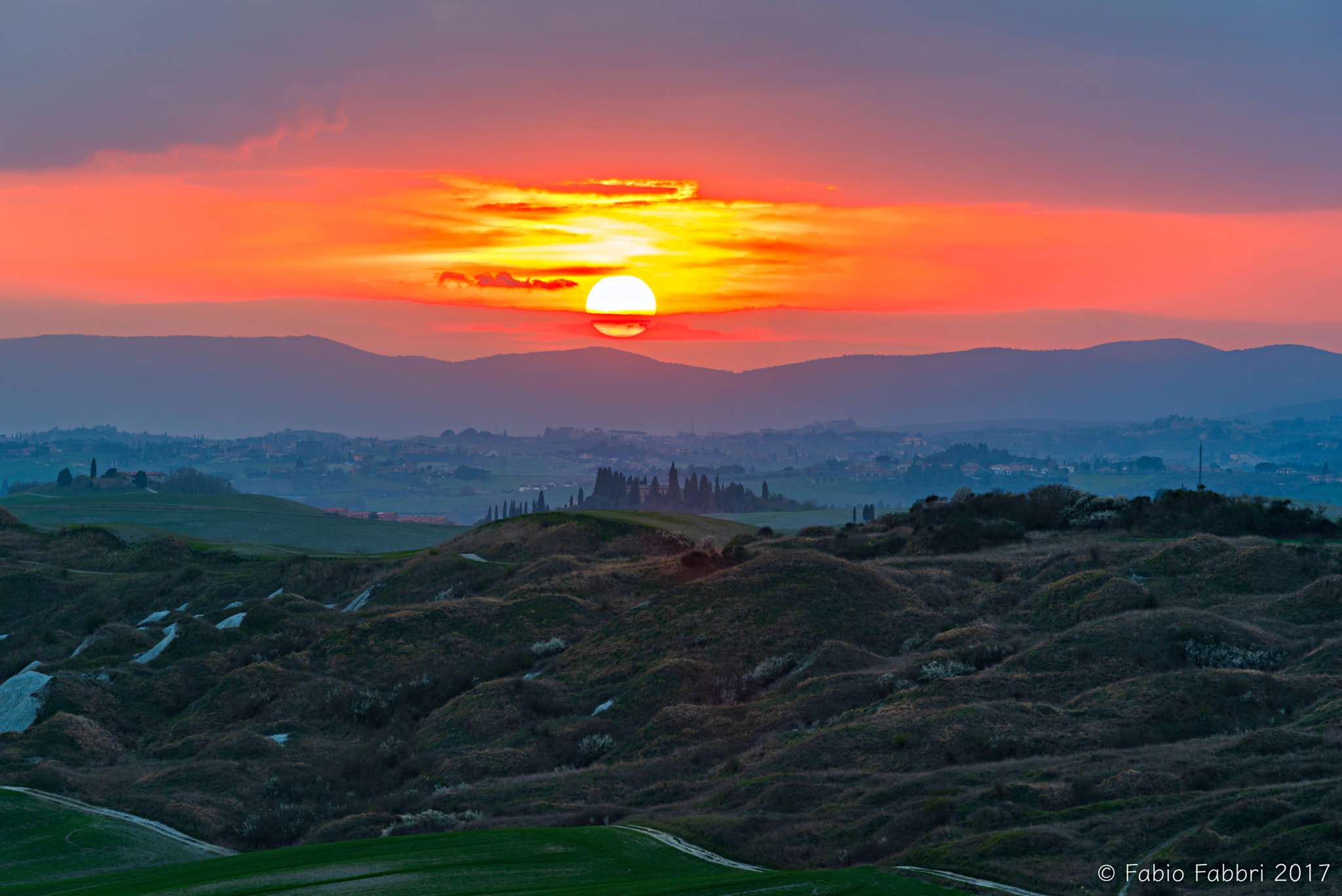 Tamron SP 70-200mm F2.8 Di VC USD sample photo. Crete senesi - strada di leonina photography