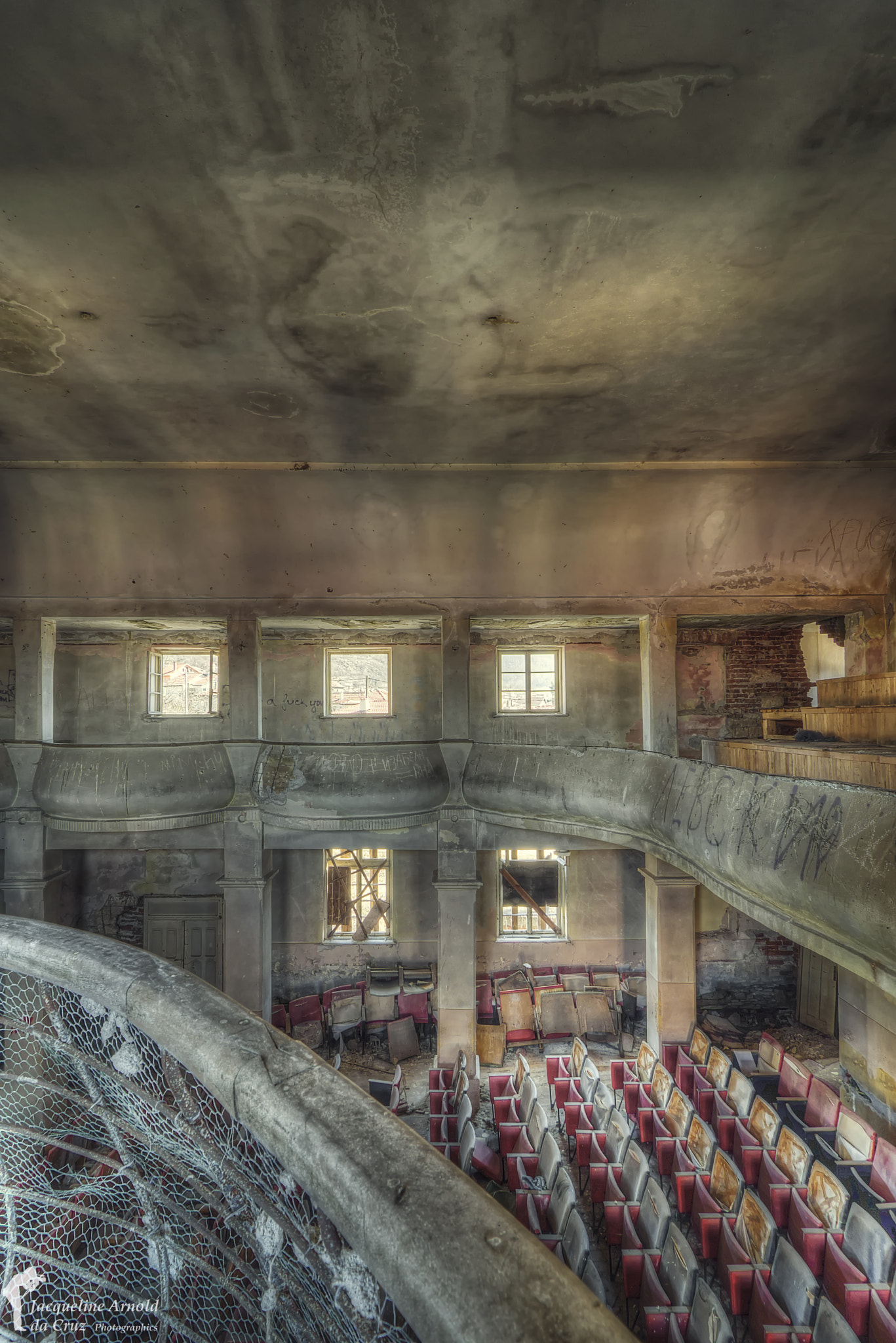 Tokina AT-X Pro 11-16mm F2.8 DX sample photo. Theater photography