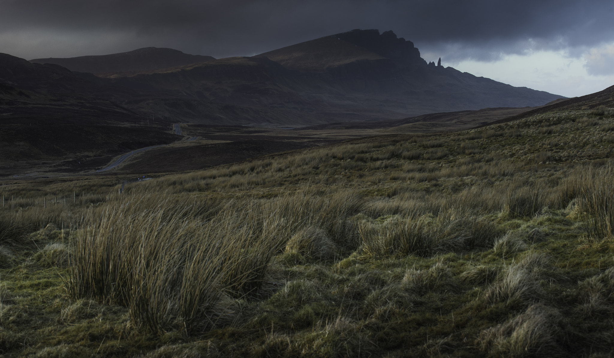 Nikon AF-S Nikkor 70-200mm F4G ED VR sample photo. The old man of storr photography