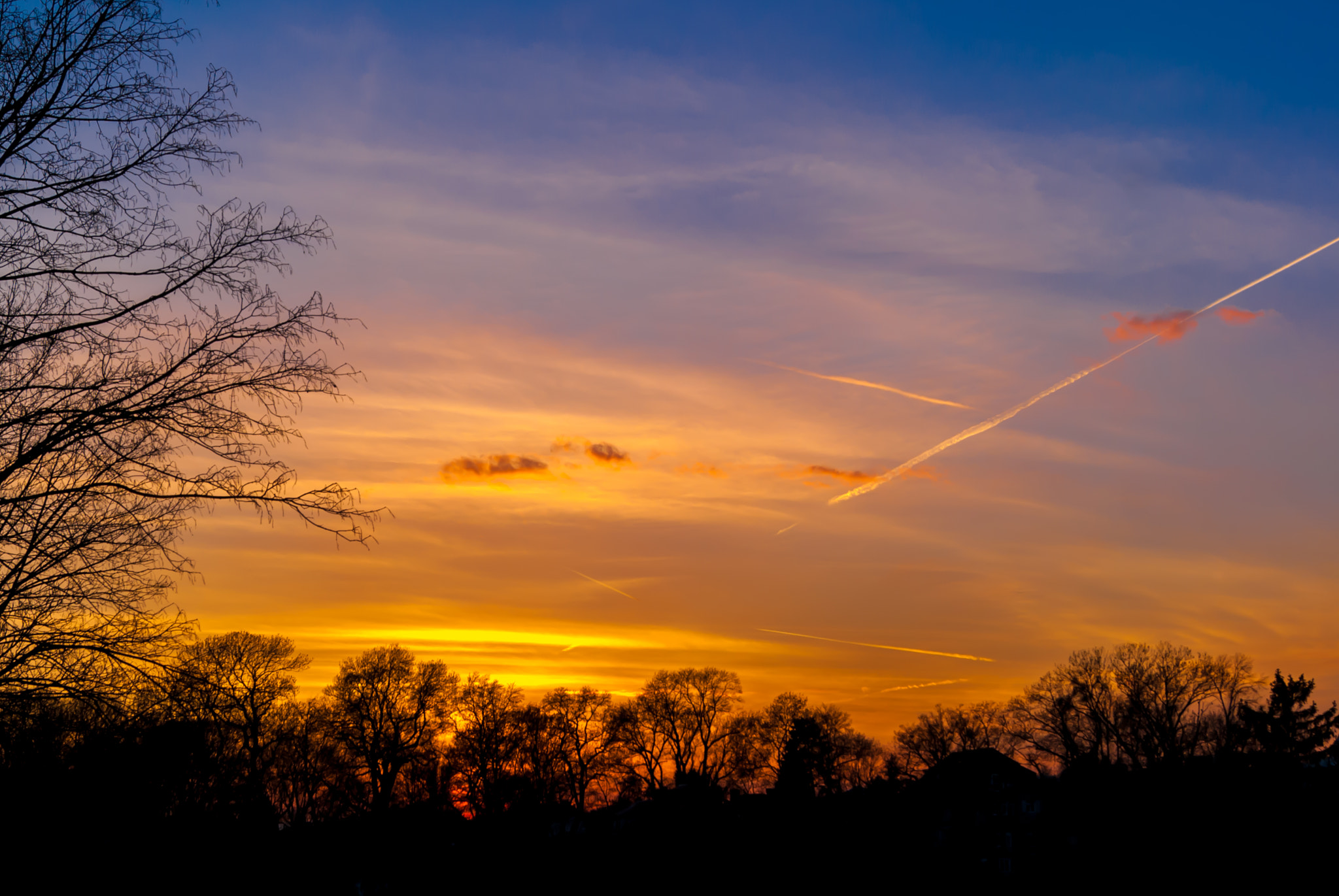 Sony Alpha DSLR-A230 + Sony DT 18-55mm F3.5-5.6 SAM sample photo. 1st sunset of the spring photography