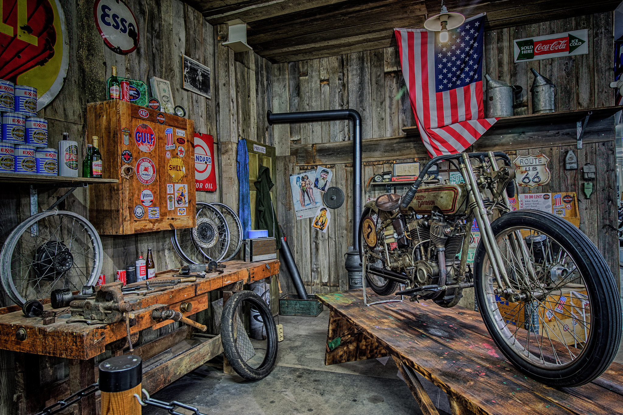 Canon EOS 600D (Rebel EOS T3i / EOS Kiss X5) + Canon EF-S 10-18mm F4.5–5.6 IS STM sample photo. Harley davidson photography