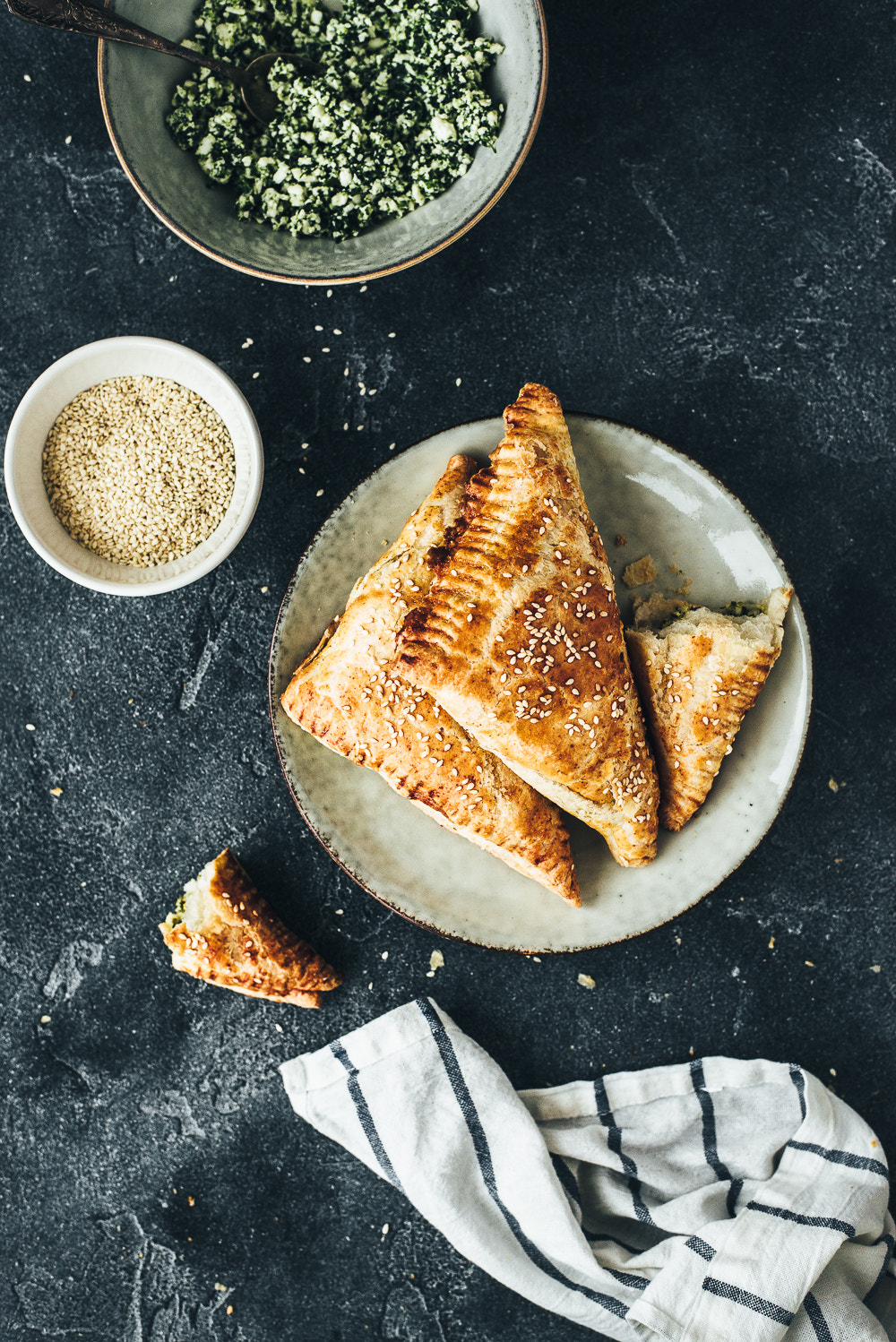 Nikon D600 + Nikon AF-S Nikkor 50mm F1.8G sample photo. Puff pastry with cheese and spinach photography