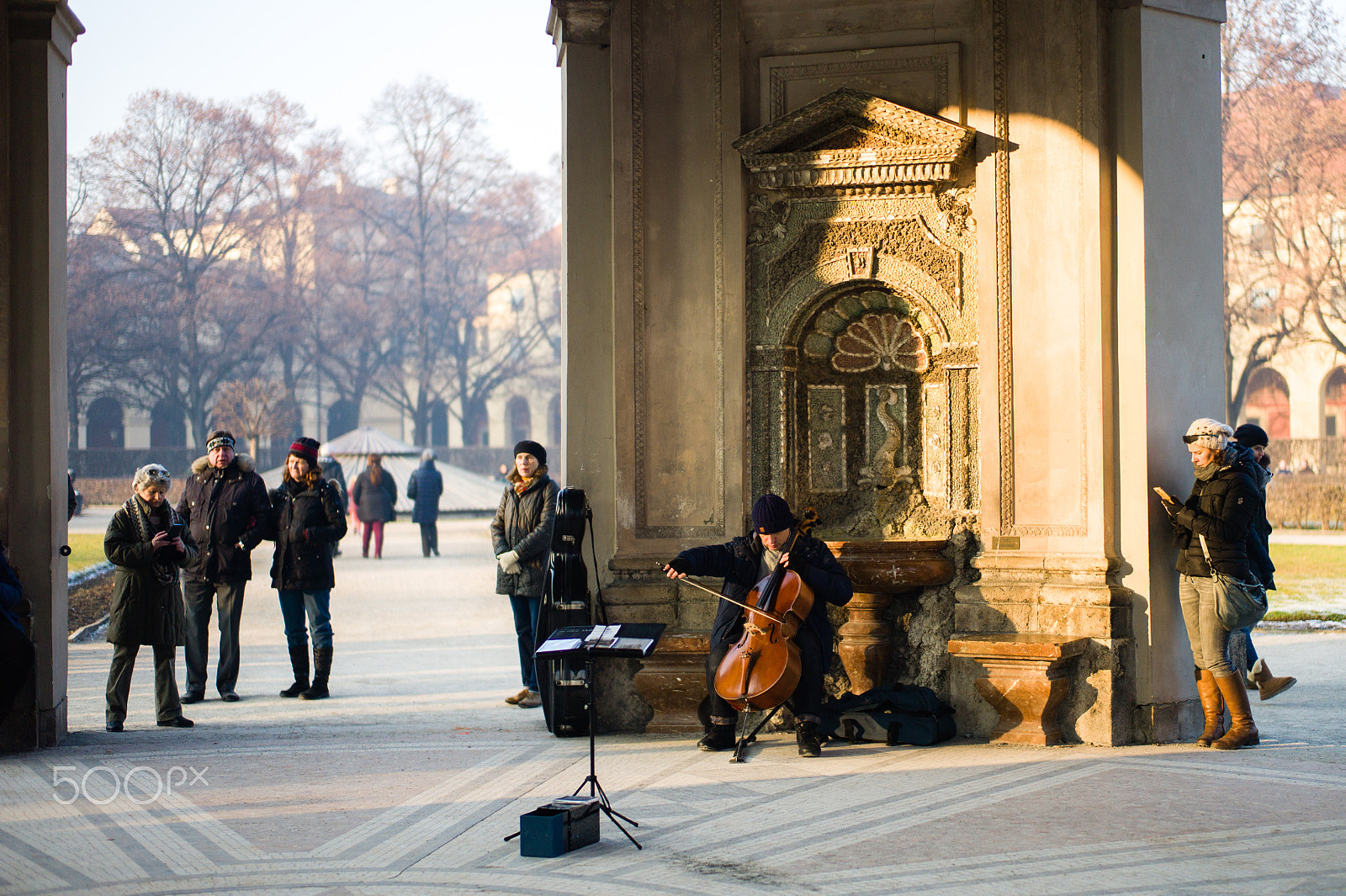 Leica M9 + Leica Summilux-M 50mm F1.4 ASPH sample photo. Street musician photography