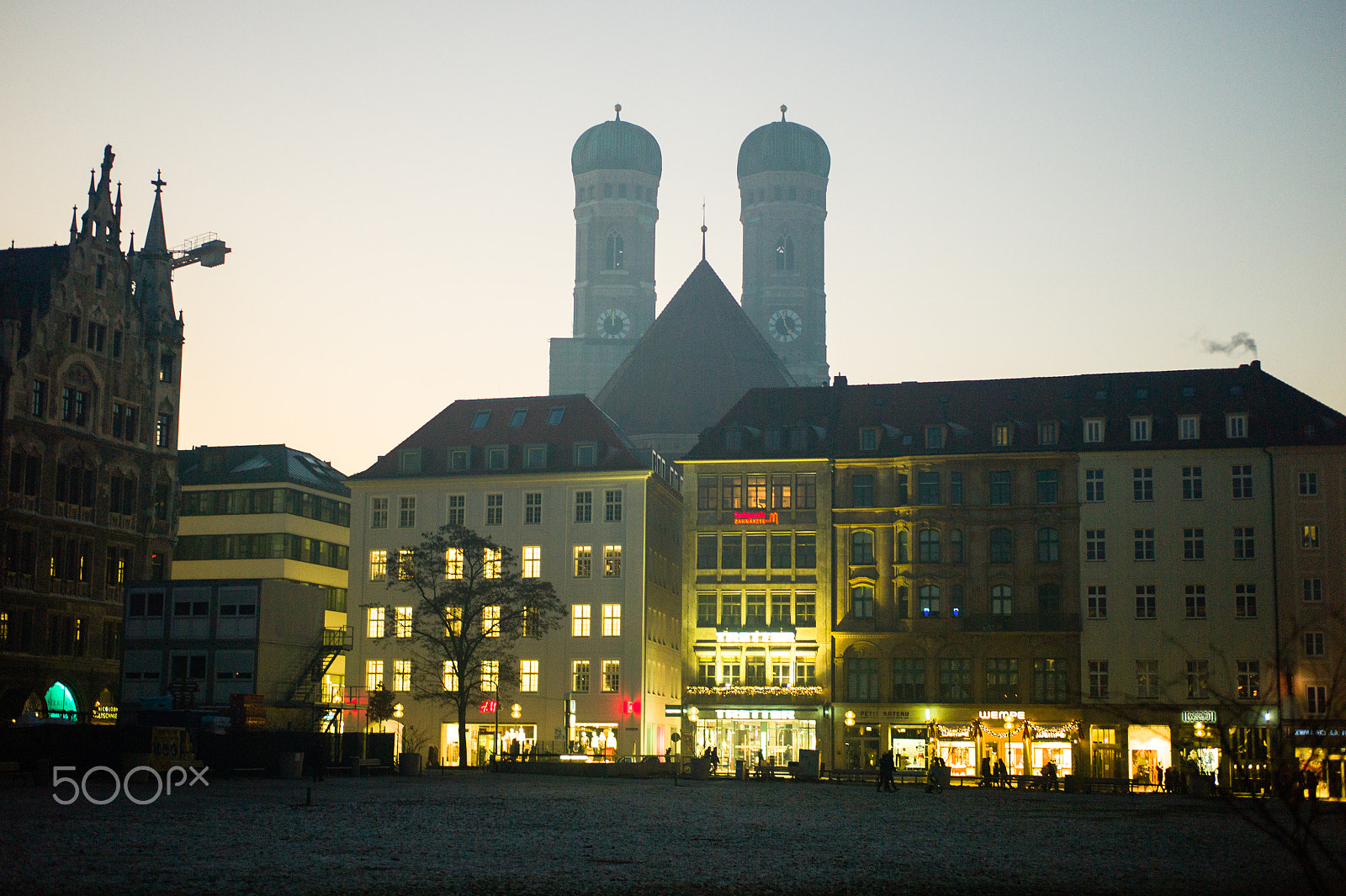 Leica M9 + Leica Summilux-M 50mm F1.4 ASPH sample photo. Frauenkirche photography