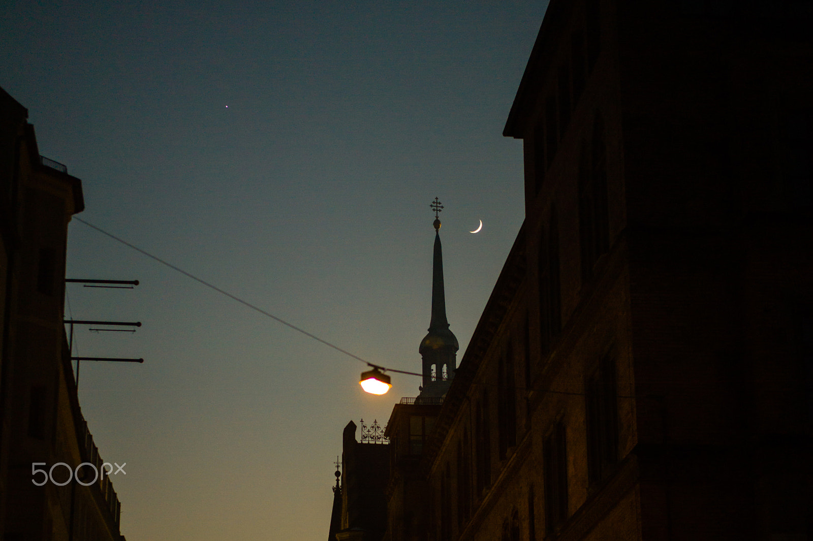 Leica M9 + Leica Summilux-M 50mm F1.4 ASPH sample photo. Moon over munich photography