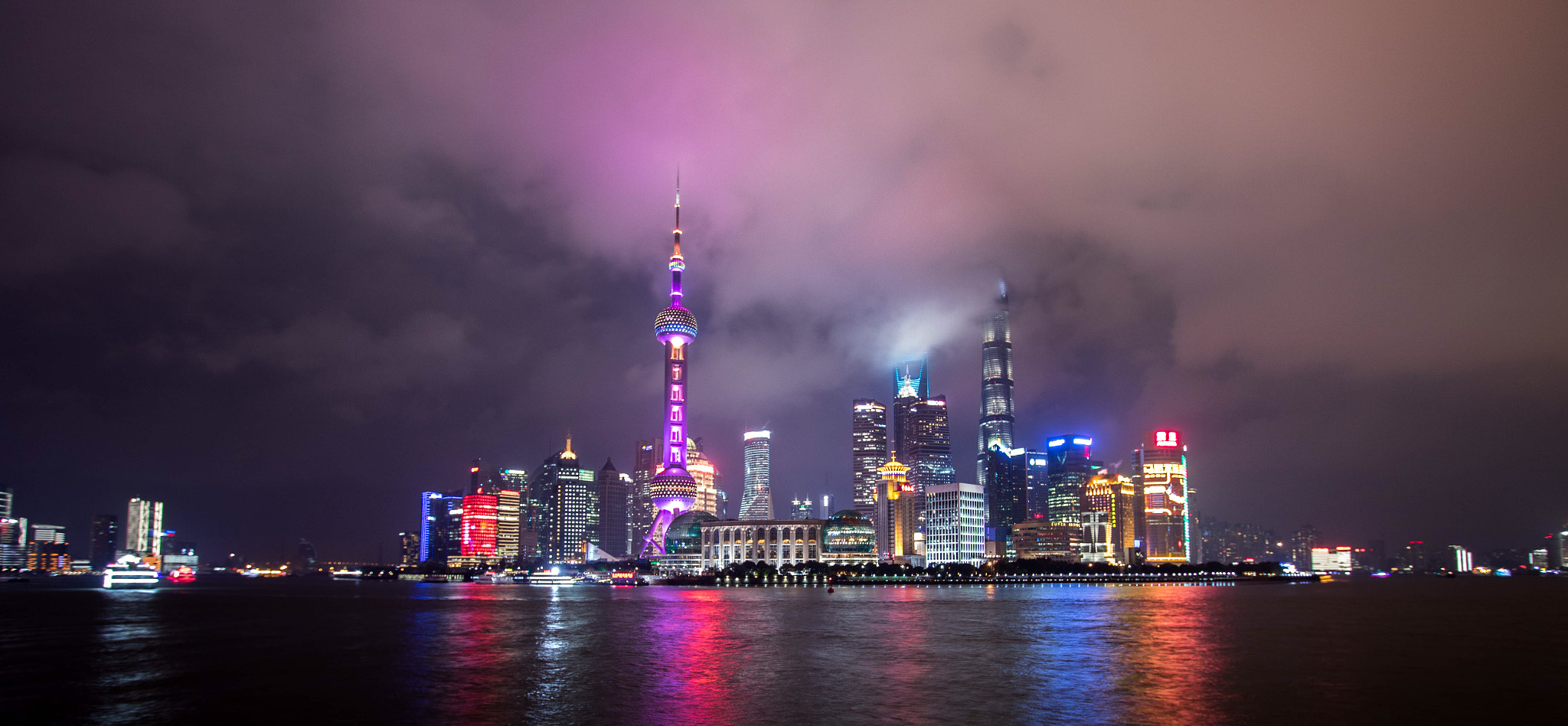 Canon EF-S 10-22mm F3.5-4.5 USM sample photo. Night in shanghai photography