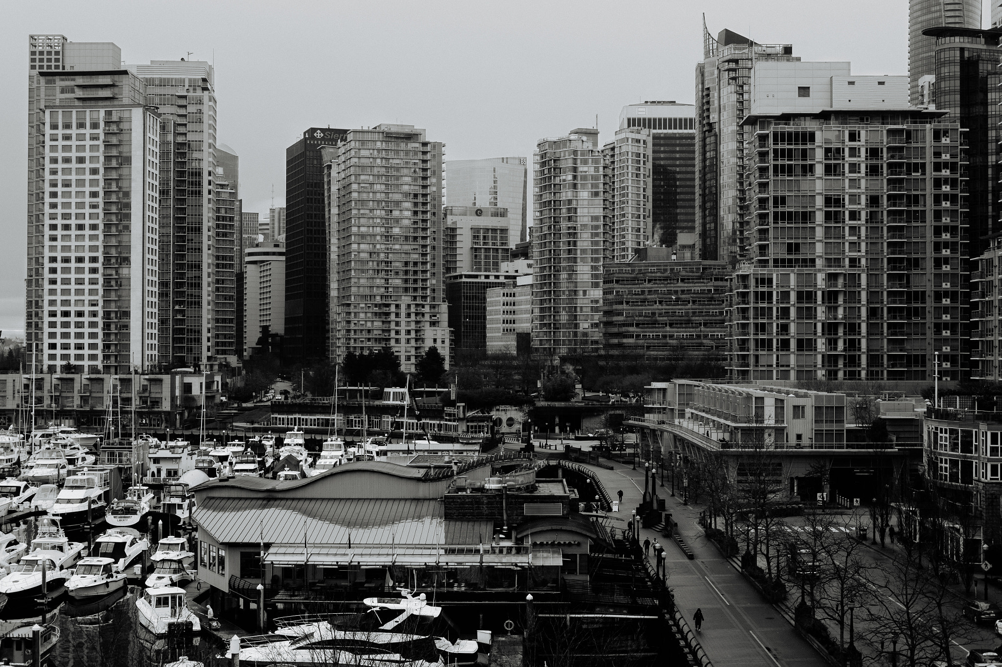 Fujifilm X-E2 + Fujifilm XF 35mm F2 R WR sample photo. Harbor cityscape photography