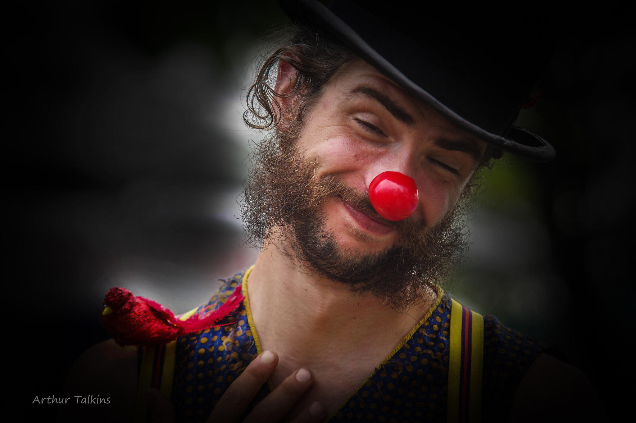 Pentax K-3 + Sigma 70-200mm F2.8 EX DG Macro HSM II sample photo. ' happy'... is the clown, a portrait.. photography