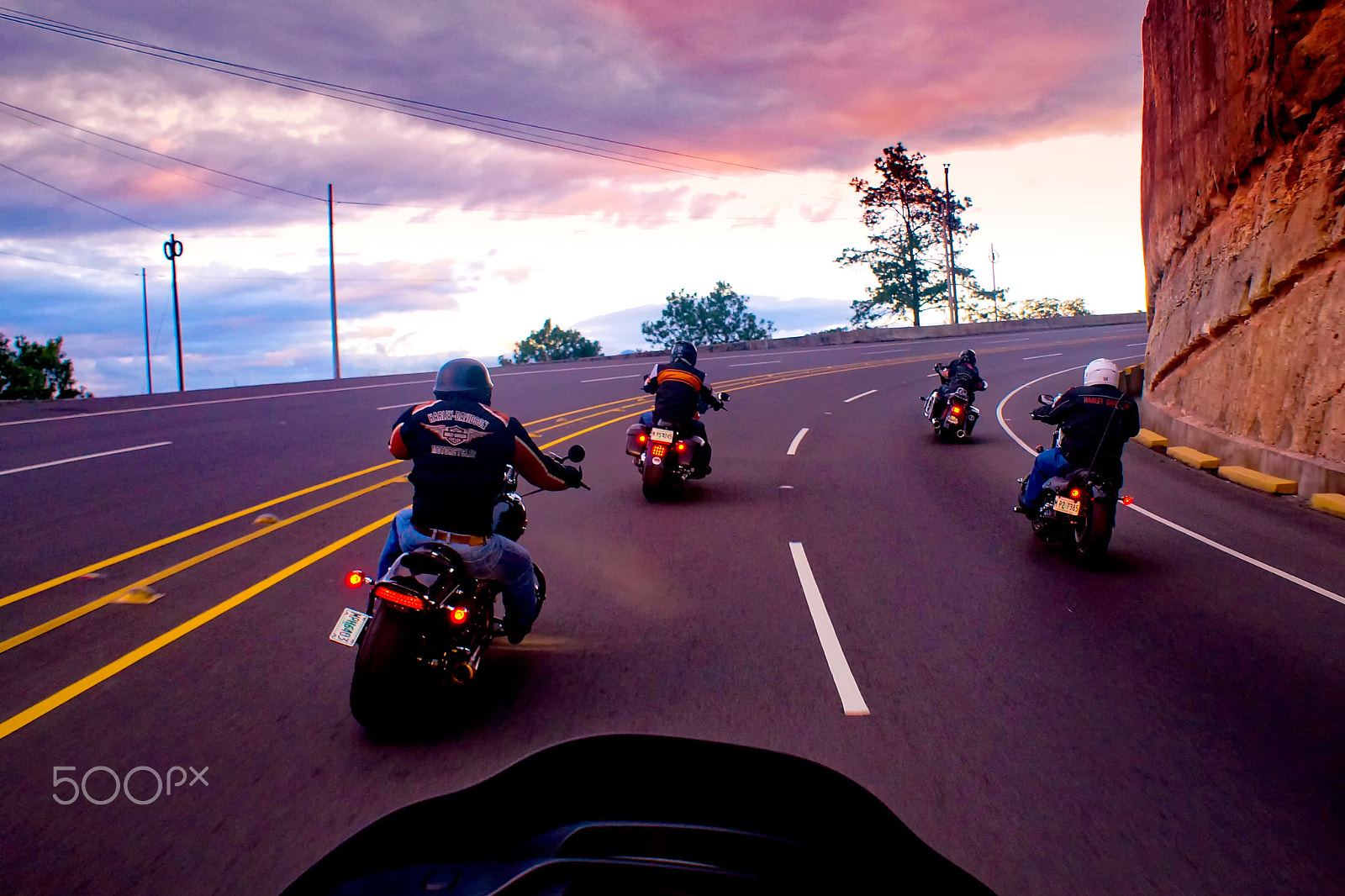 Sony DT 18-70mm F3.5-5.6 sample photo. On the road photography