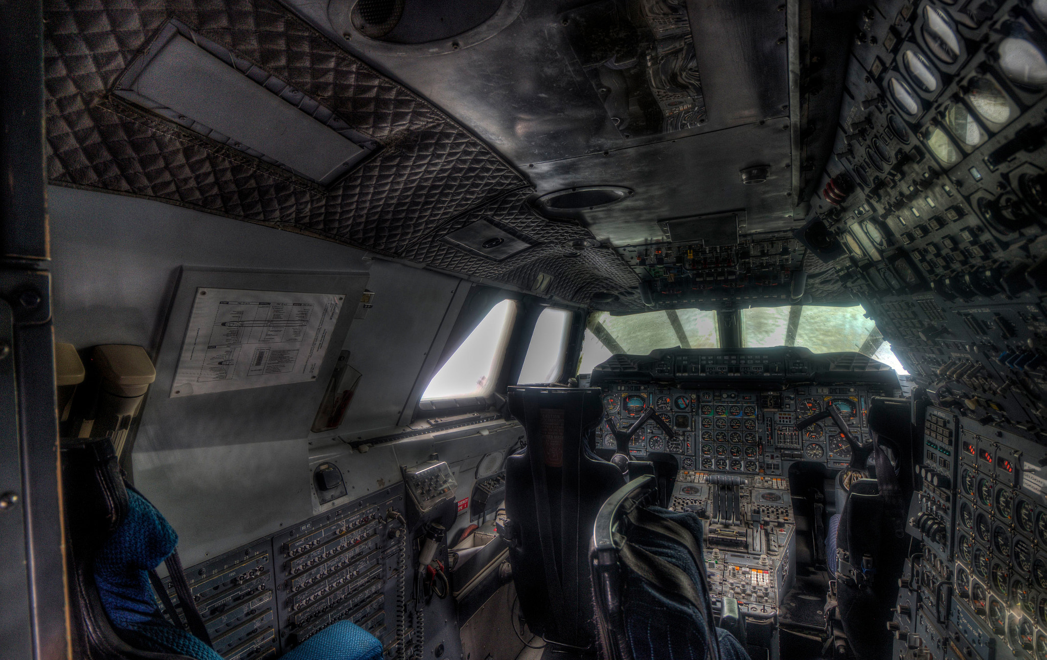 Canon EOS 600D (Rebel EOS T3i / EOS Kiss X5) sample photo. Cockpit concorde photography
