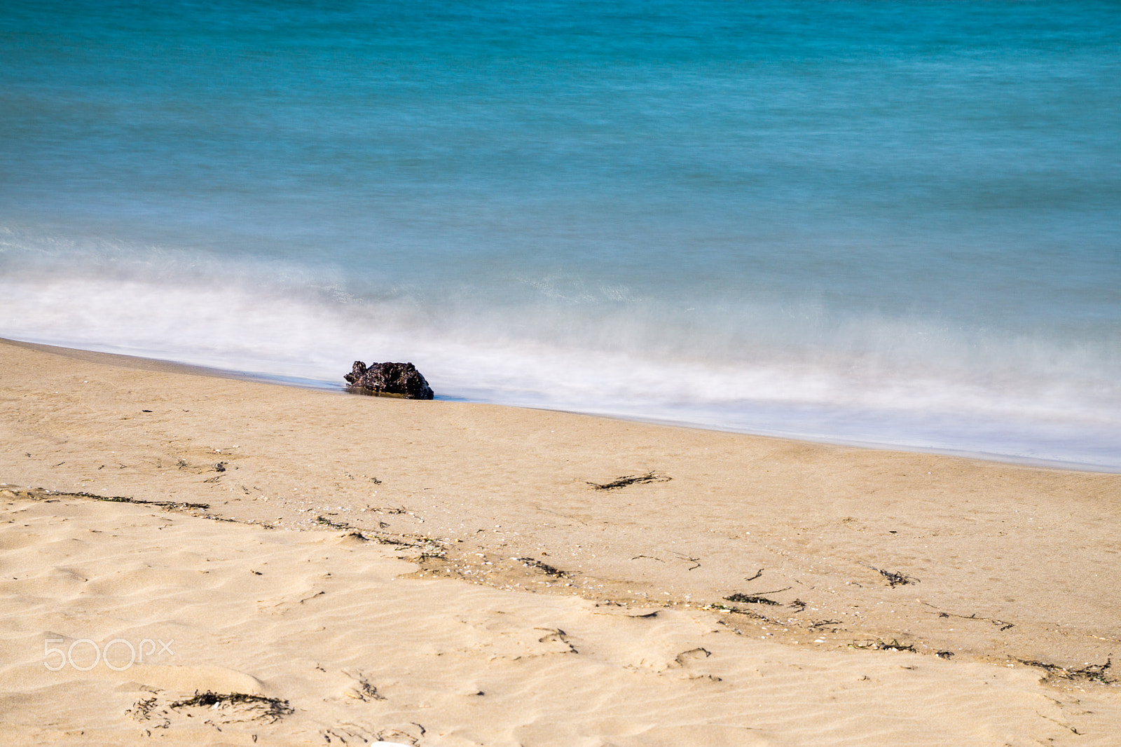 Sony a6000 sample photo. Stone at beach photography