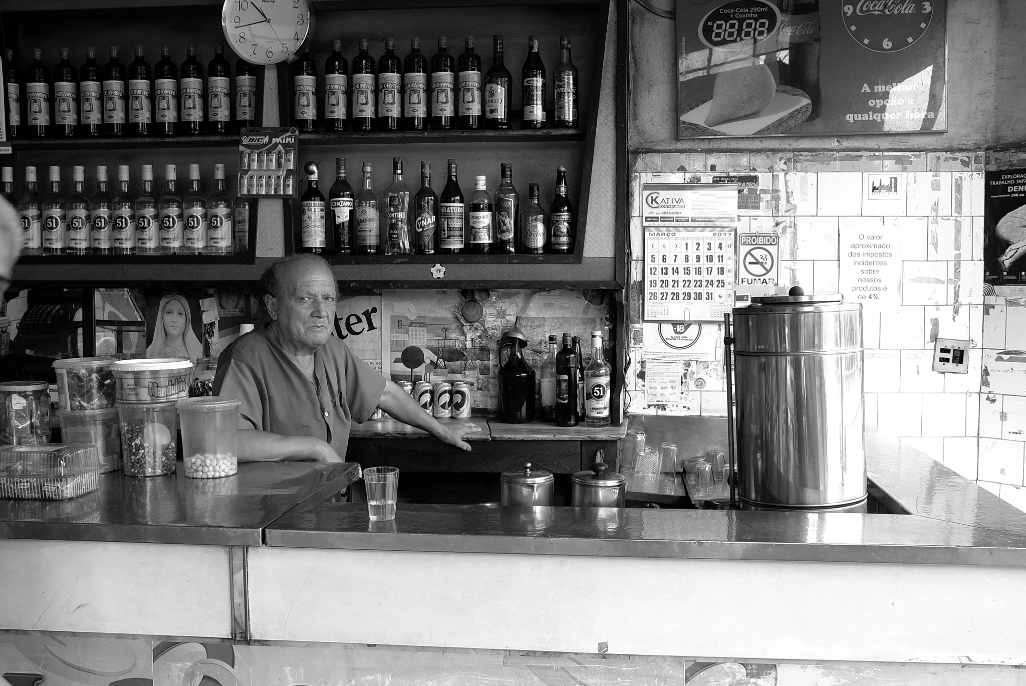 Leica X1 sample photo. Suspicious look photography