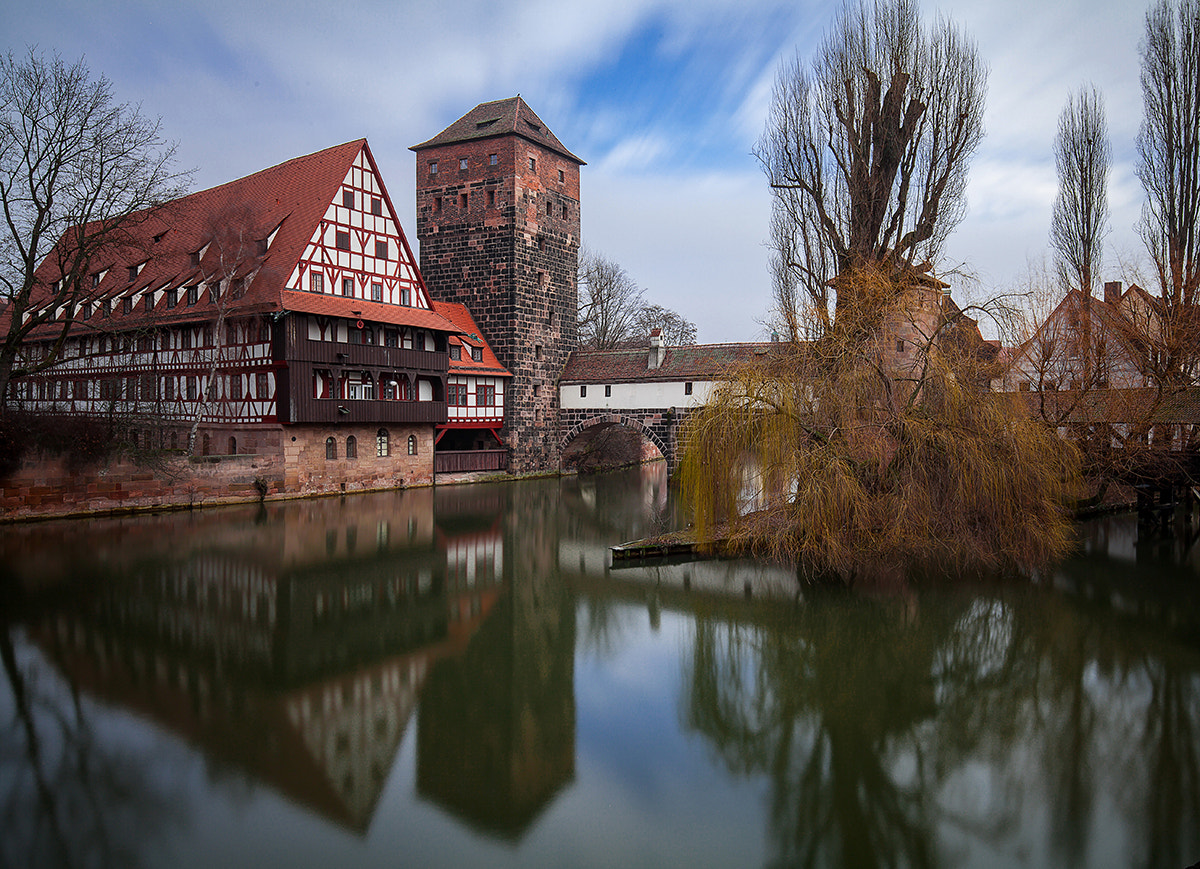 Canon EF 16-35mm F4L IS USM sample photo. City mirrors photography