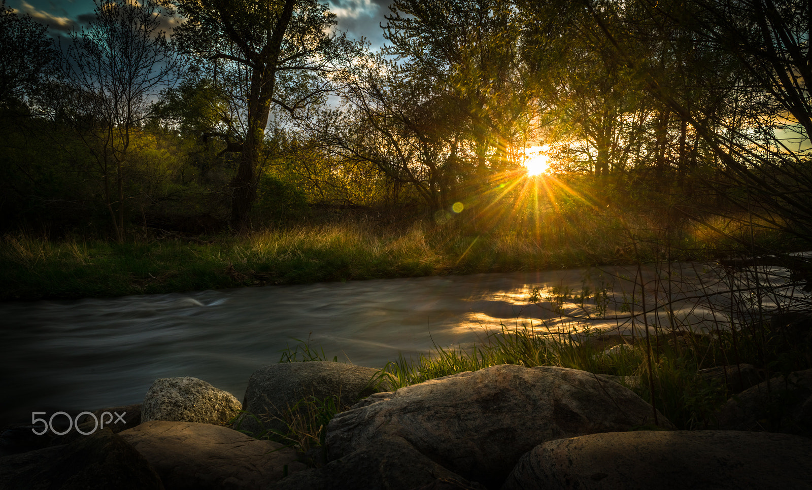 Sony FE 28-70mm F3.5-5.6 OSS sample photo. Sunset in credit river photography