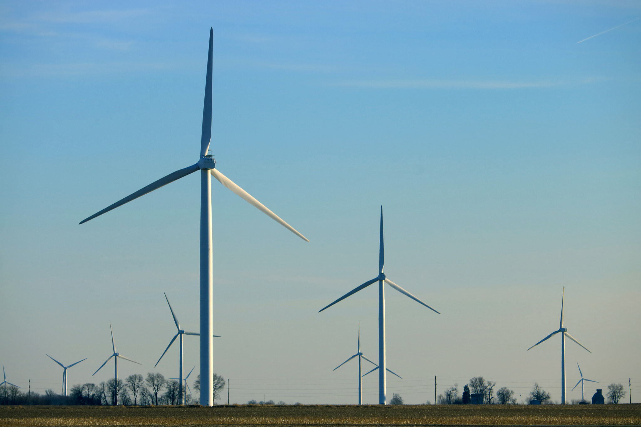 Canon EF-S 55-250mm F4-5.6 IS STM sample photo. Wind turbine salute photography