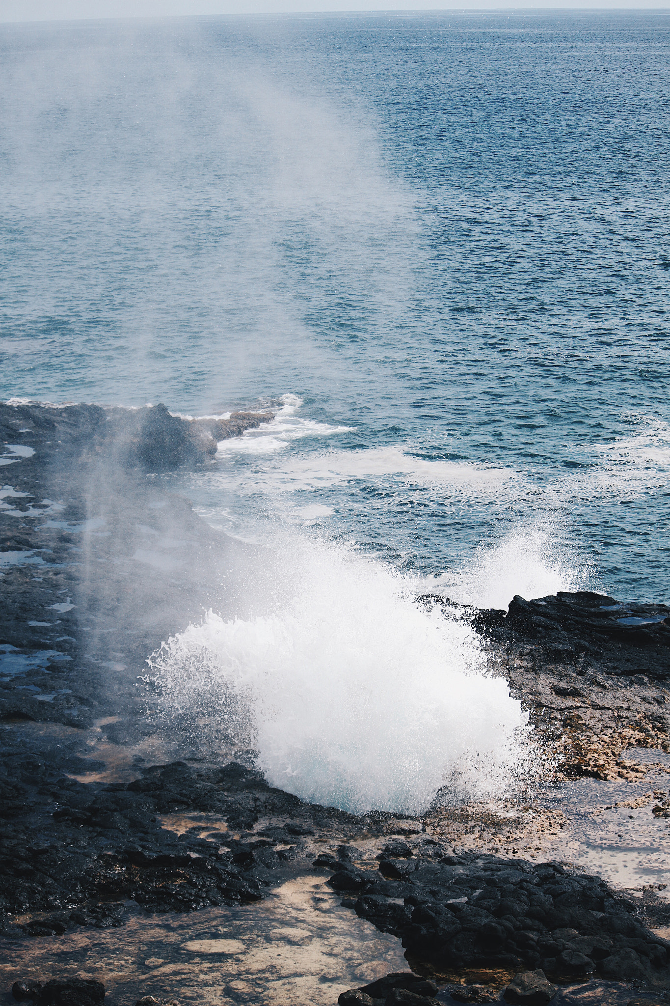 Canon EF-S 55-250mm F4-5.6 IS sample photo. Spouting horn, hawaii photography