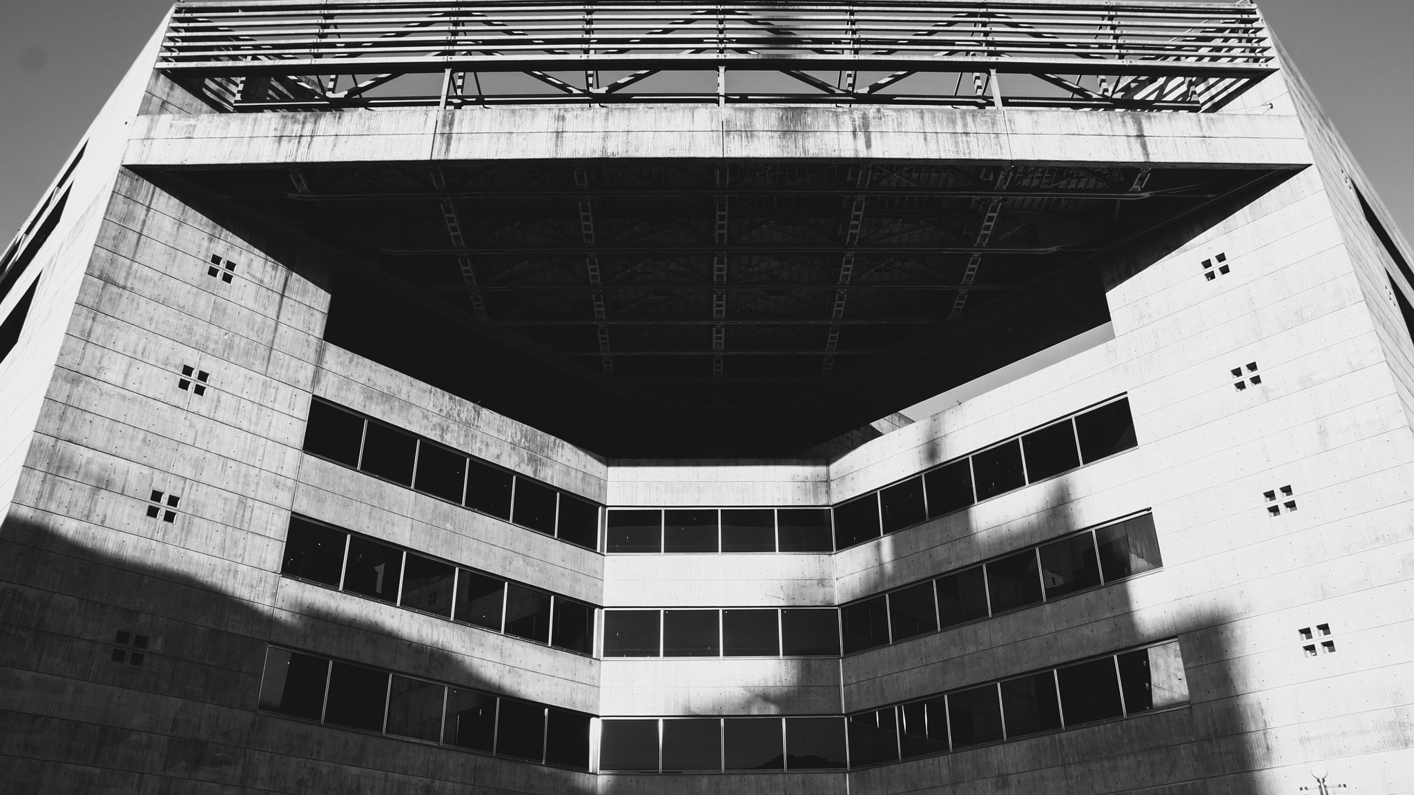 Tamron SP AF 17-50mm F2.8 XR Di II LD Aspherical (IF) sample photo. Edificio photography