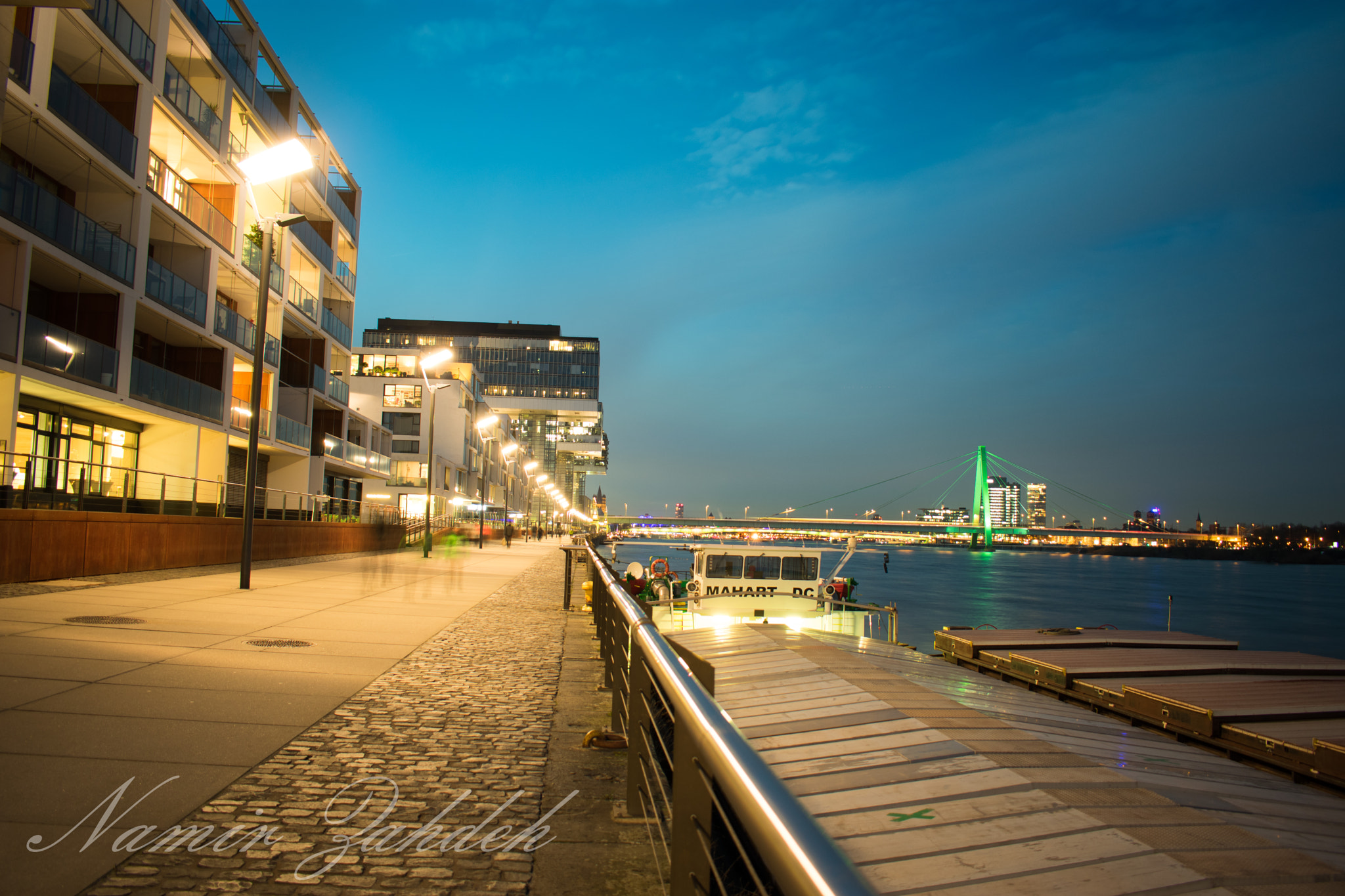 Nikon D3400 sample photo. At night photography