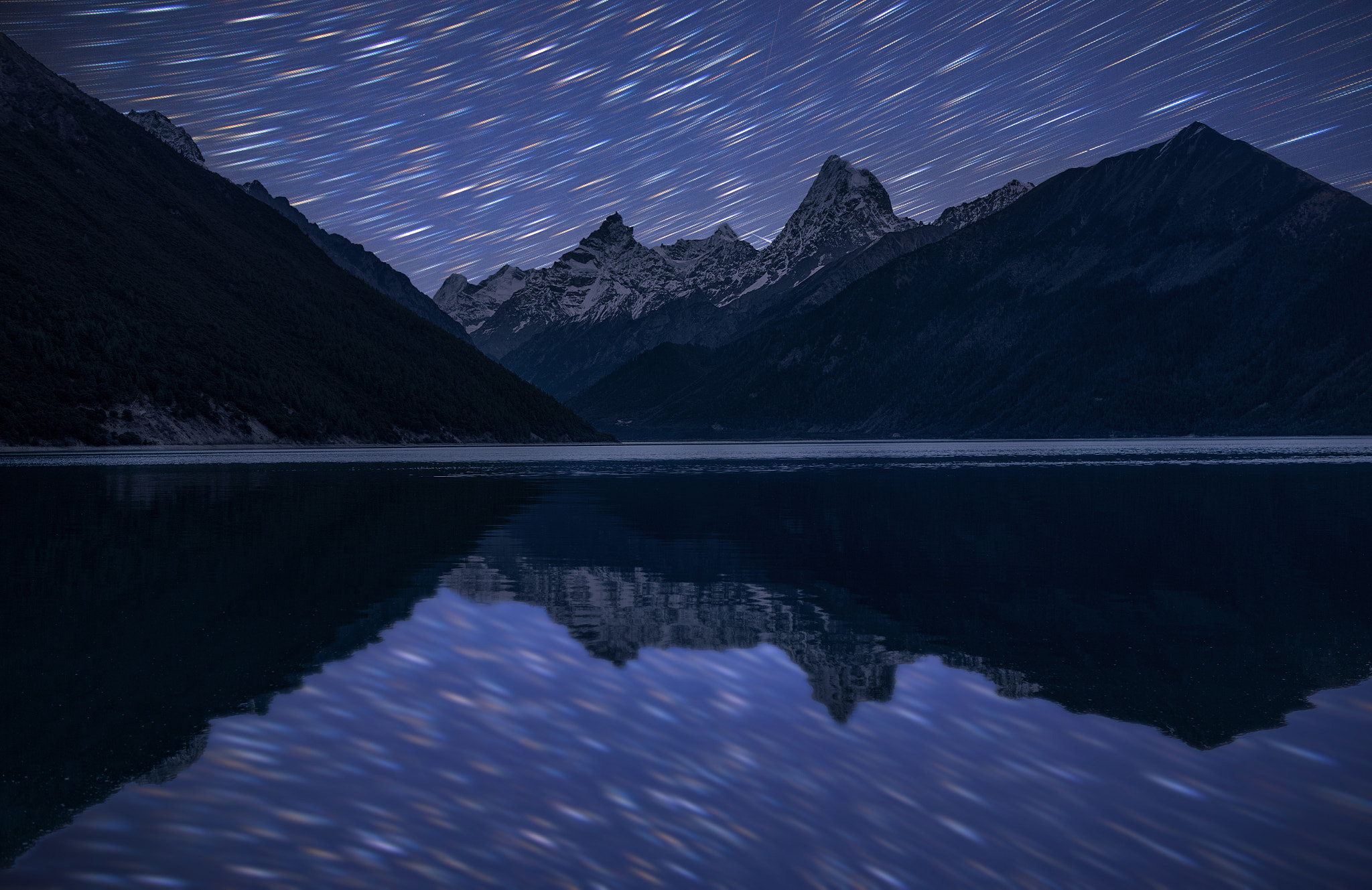 Canon EOS 6D + Canon EF 14mm F2.8L II USM sample photo. Quiet night photography