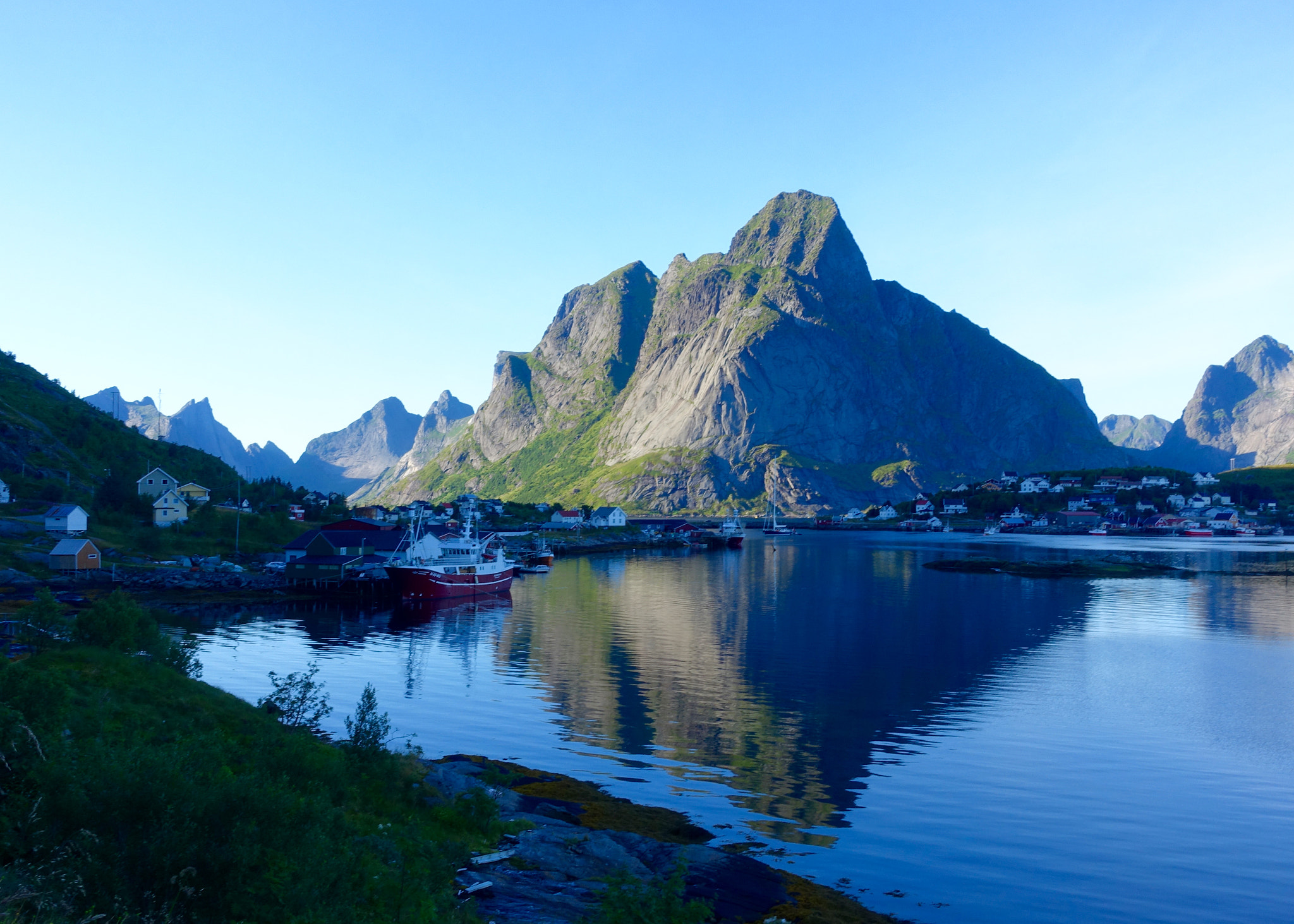 Sony Cyber-shot DSC-RX100 III + Sony 24-70mm F1.8-2.8 sample photo. Reflecting on the lofoten islands photography