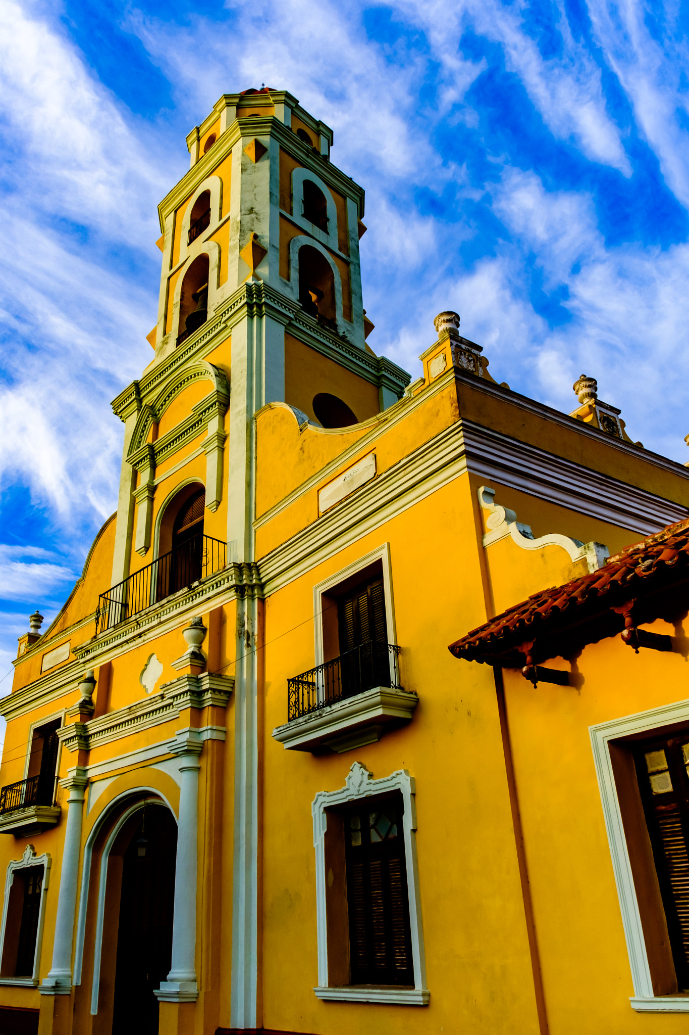 Fujifilm X-T2 + Fujifilm XF 18-135mm F3.5-5.6 R LM OIS WR sample photo. Cuba trinidad church photography
