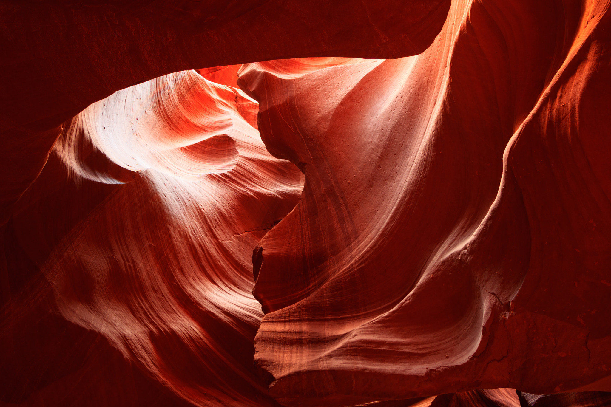 Canon EOS 750D (EOS Rebel T6i / EOS Kiss X8i) + Tamron AF 19-35mm f/3.5-4.5 sample photo. Looking up at upper antelope canyon  photography
