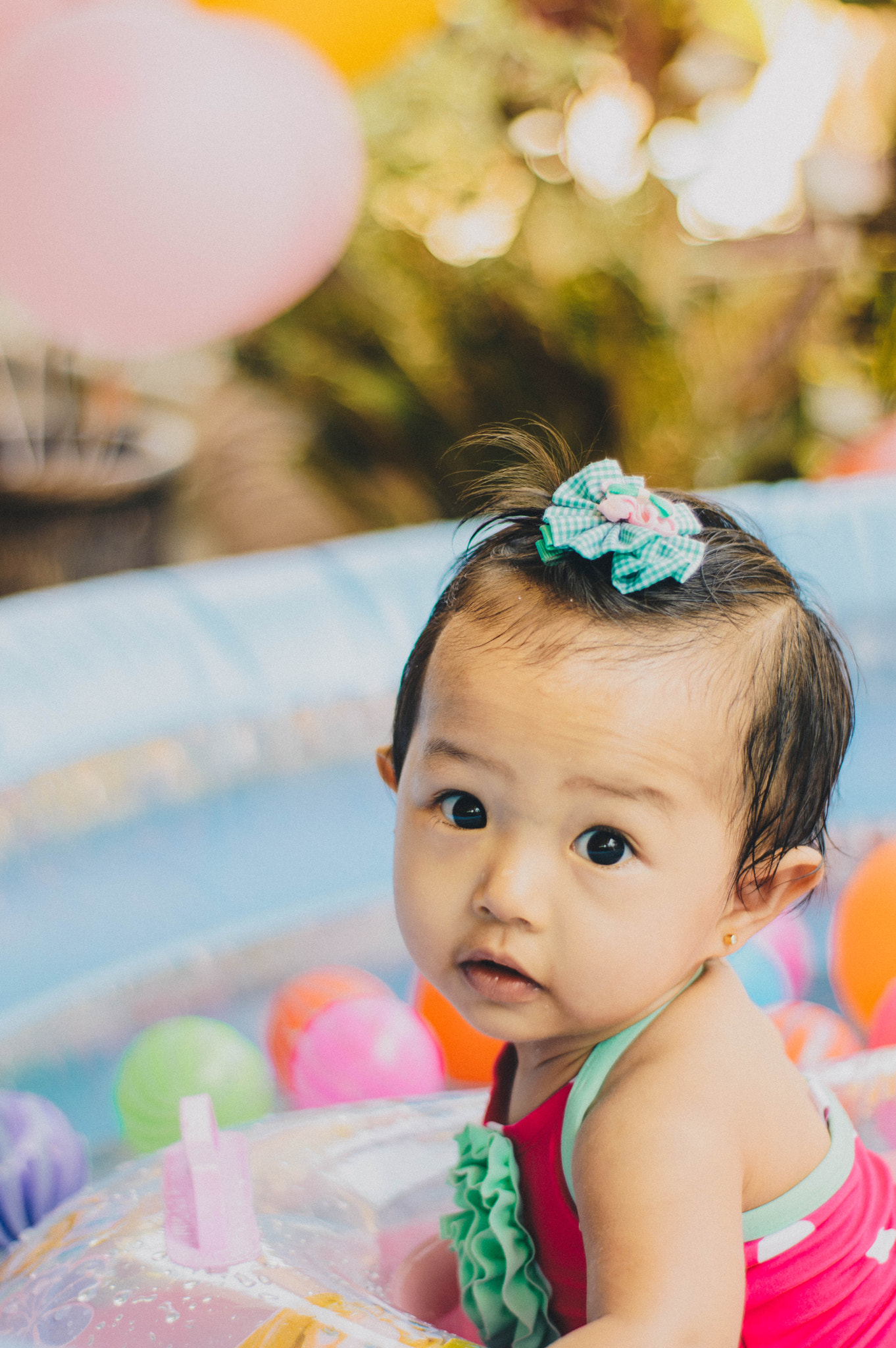 Nikon D3200 + AF-S DX VR Zoom-Nikkor 18-55mm f/3.5-5.6G + 2.8x sample photo. Baby in pool photography