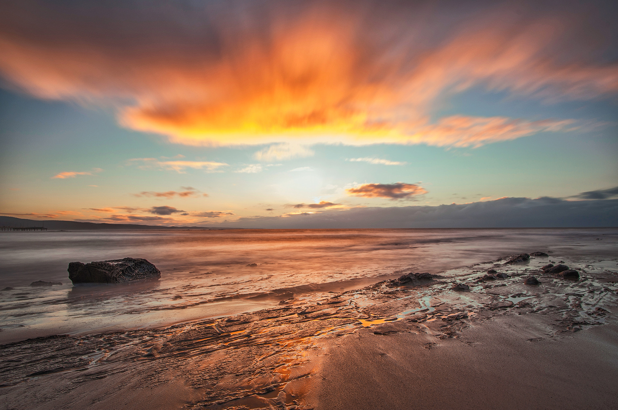 Nikon D700 + Nikon AF-S Nikkor 20mm F1.8G ED sample photo. Lorne sunrise photography