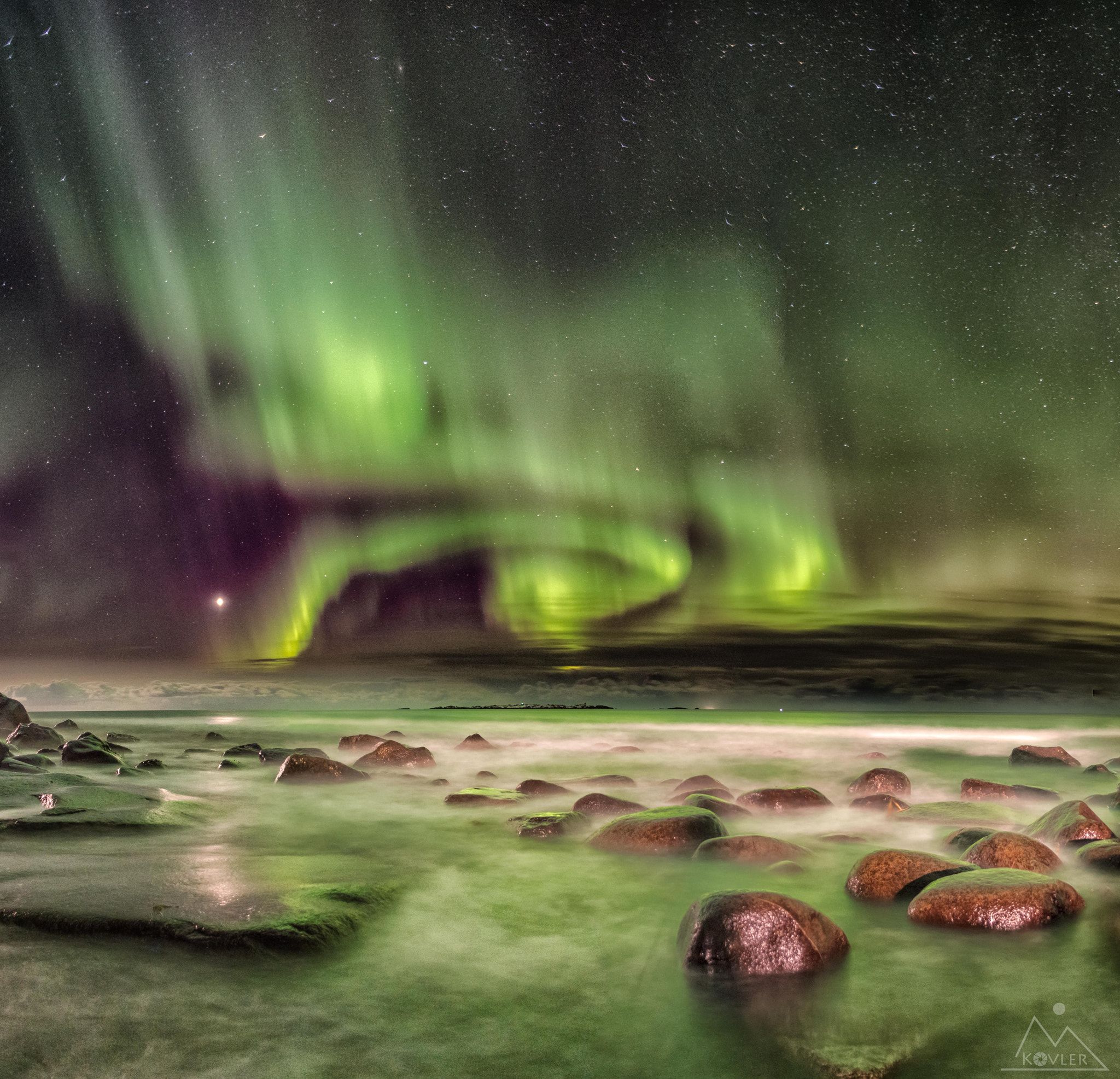 Nikon D800 + Nikon AF Nikkor 24mm F2.8D sample photo. Aurora borealis photography