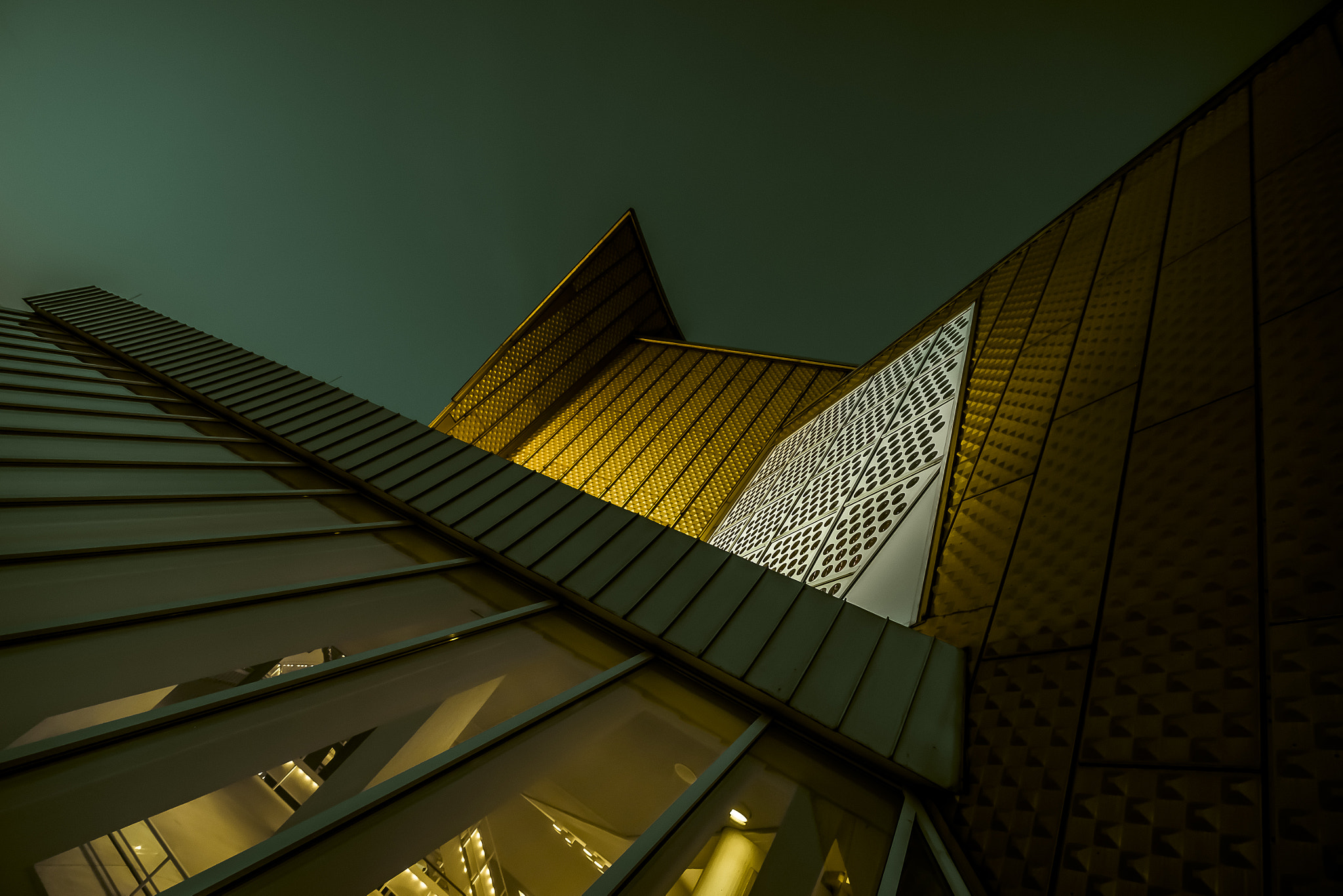 Fujifilm XF 10-24mm F4 R OIS sample photo. Golden... photography