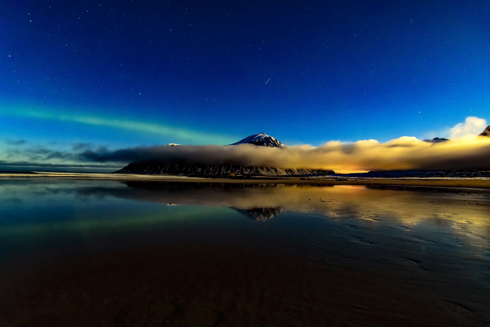 Nikon D500 sample photo. Shy aurora in skagsanden lofoten photography