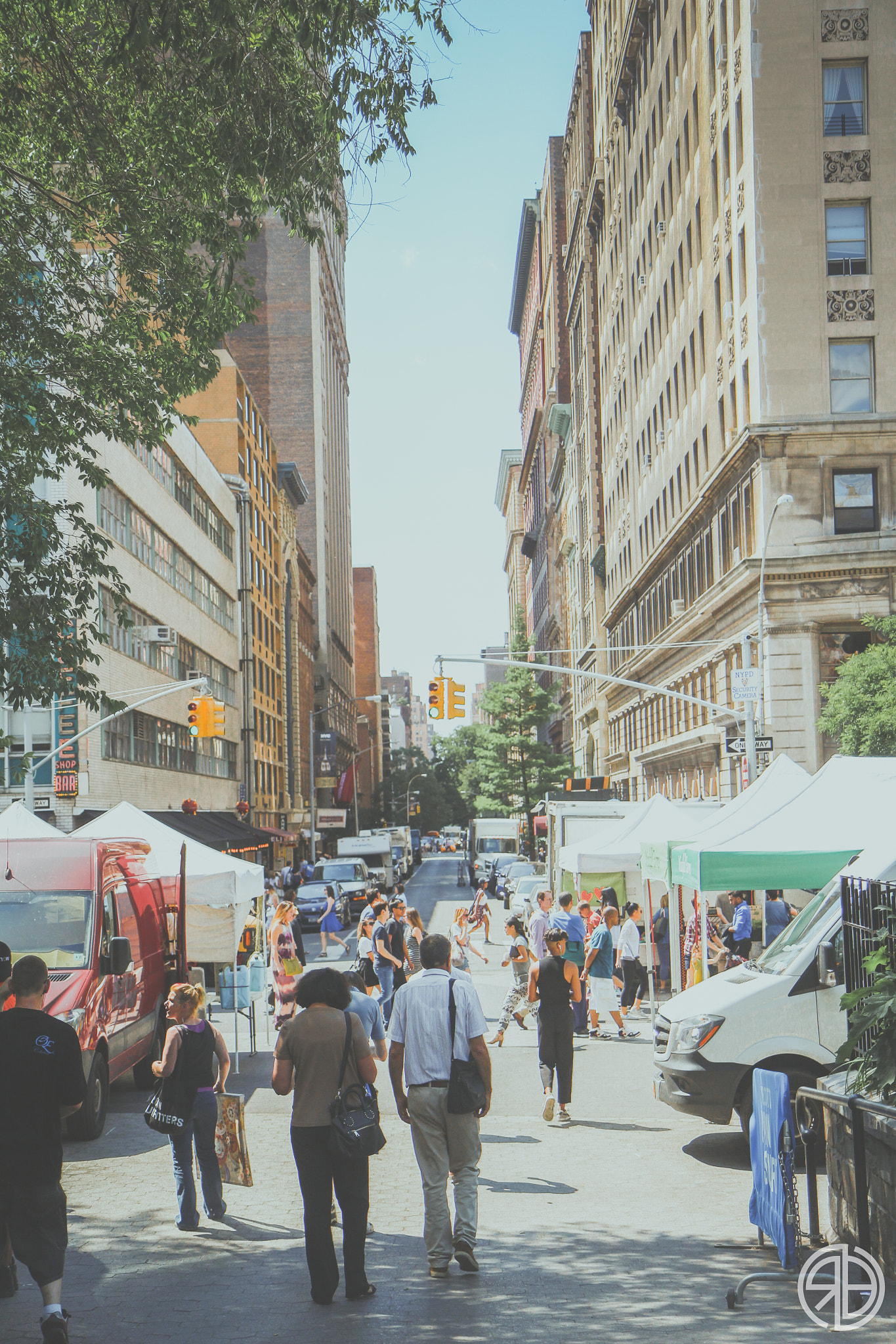 Canon EOS 100D (EOS Rebel SL1 / EOS Kiss X7) sample photo. The streets of ny photography