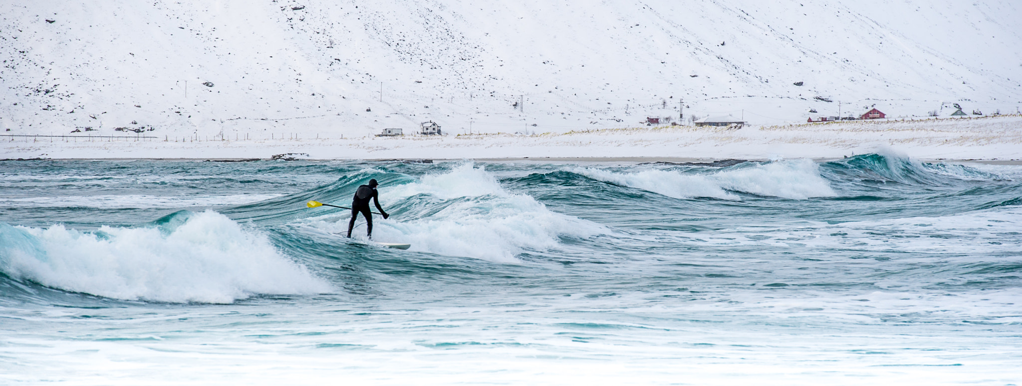 Nikon D3S + Nikon AF-S Nikkor 70-200mm F2.8G ED VR II sample photo. Surfriding on winter-waves /lofoten photography