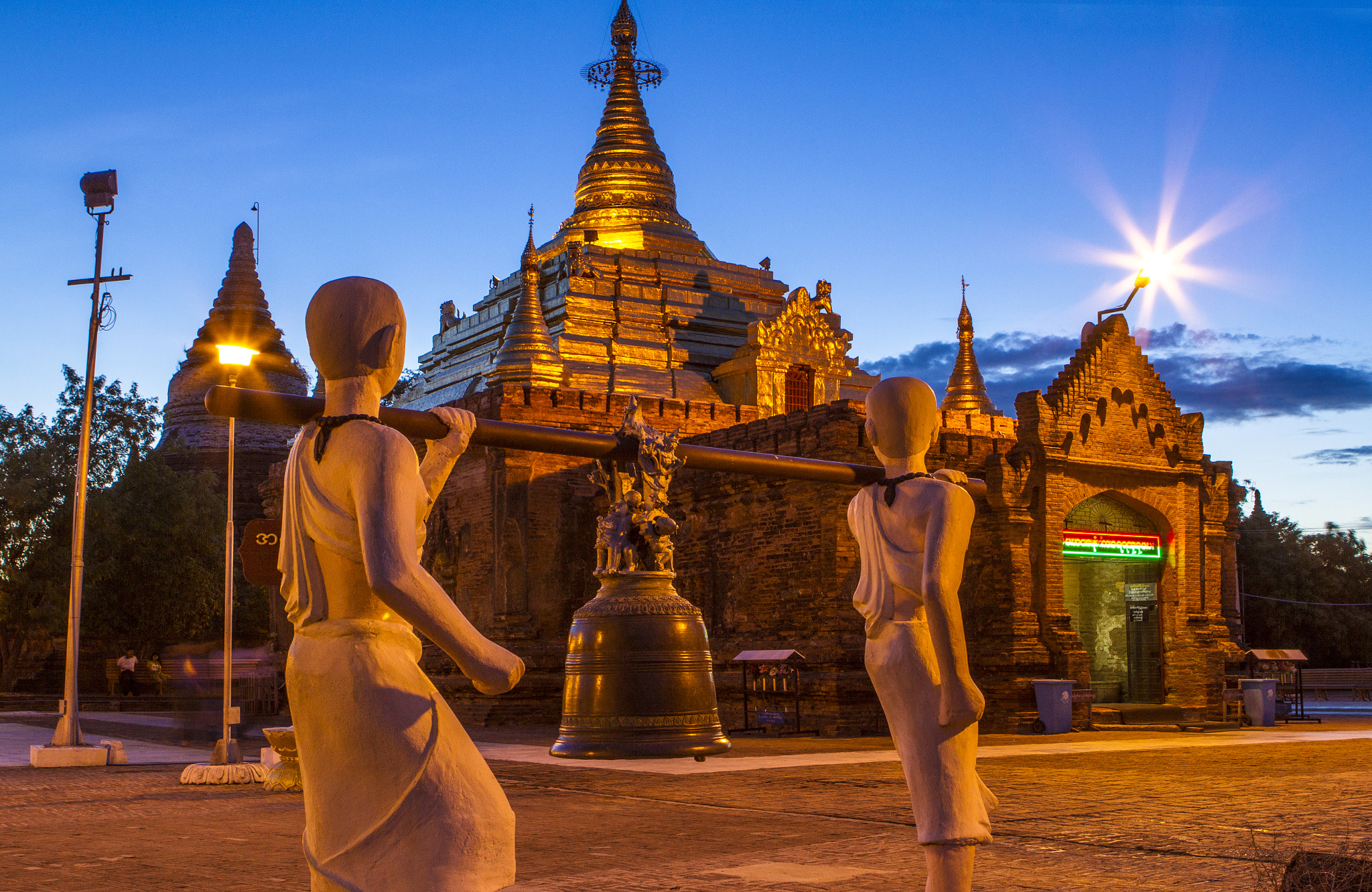 Canon EOS 7D + Canon EF 24-70mm F2.8L USM sample photo. Blue hour photography