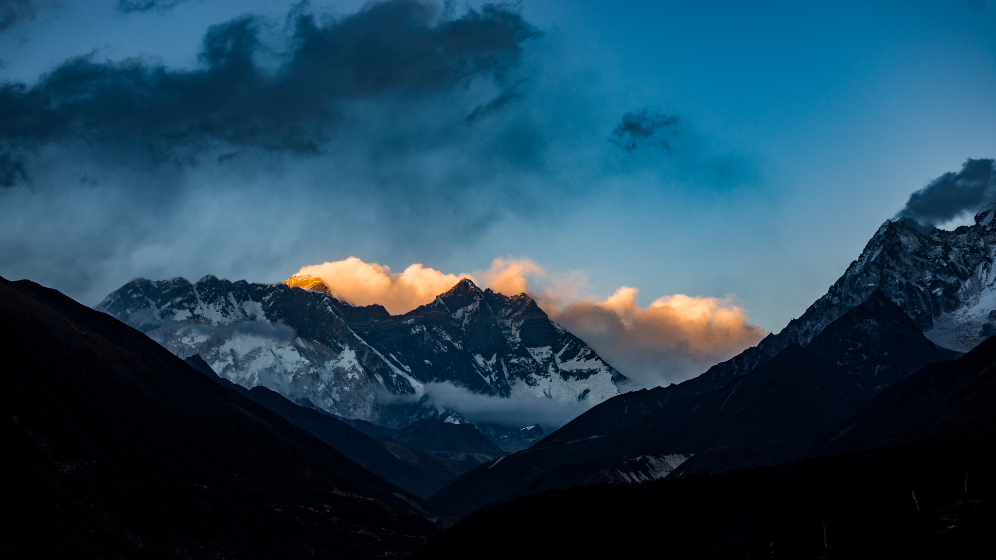 Nikon D800 + Nikon AF-S Nikkor 50mm F1.8G sample photo. The last glimpse of light photography