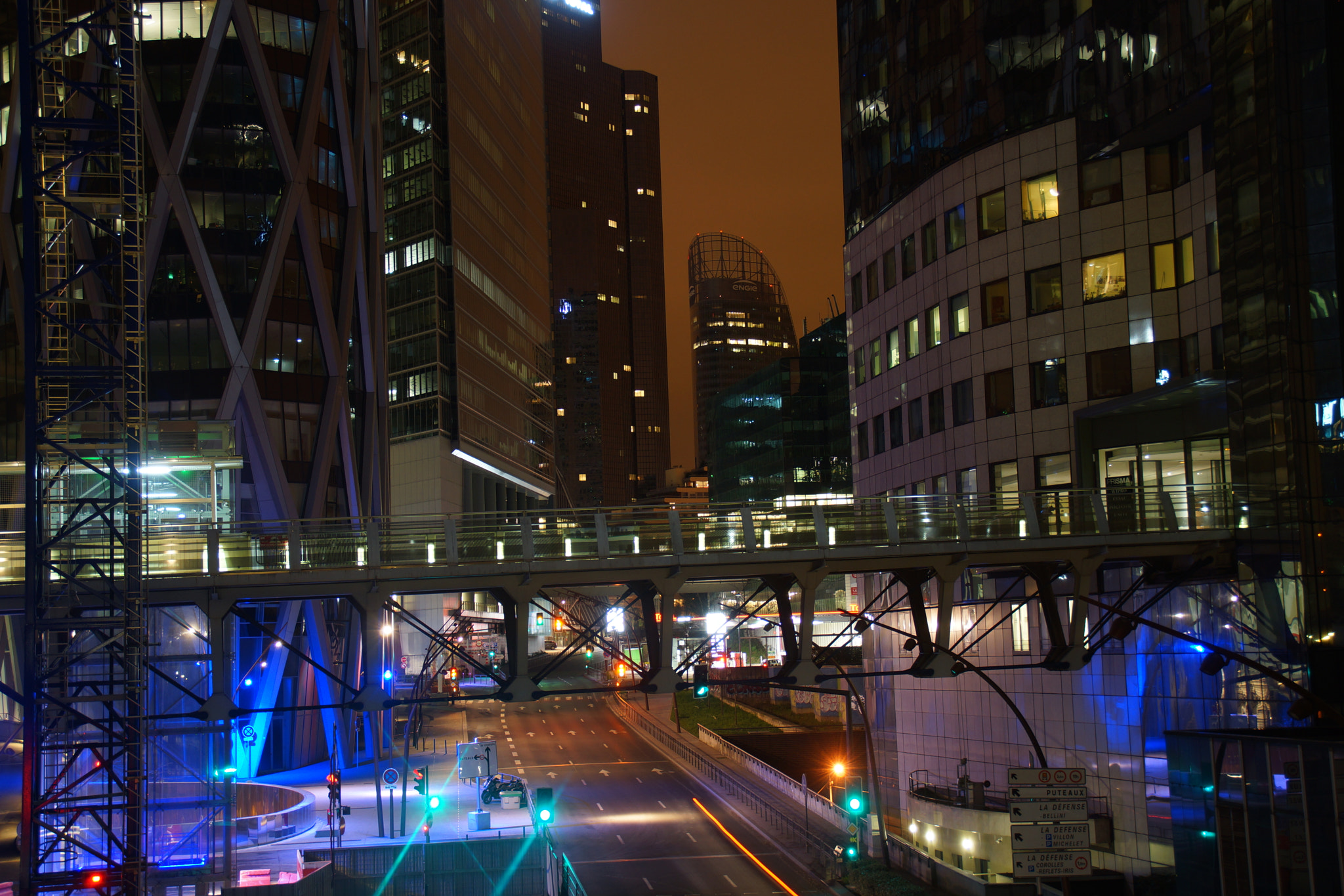Sony DT 18-200mm F3.5-6.3 sample photo. Some colors in the night photography