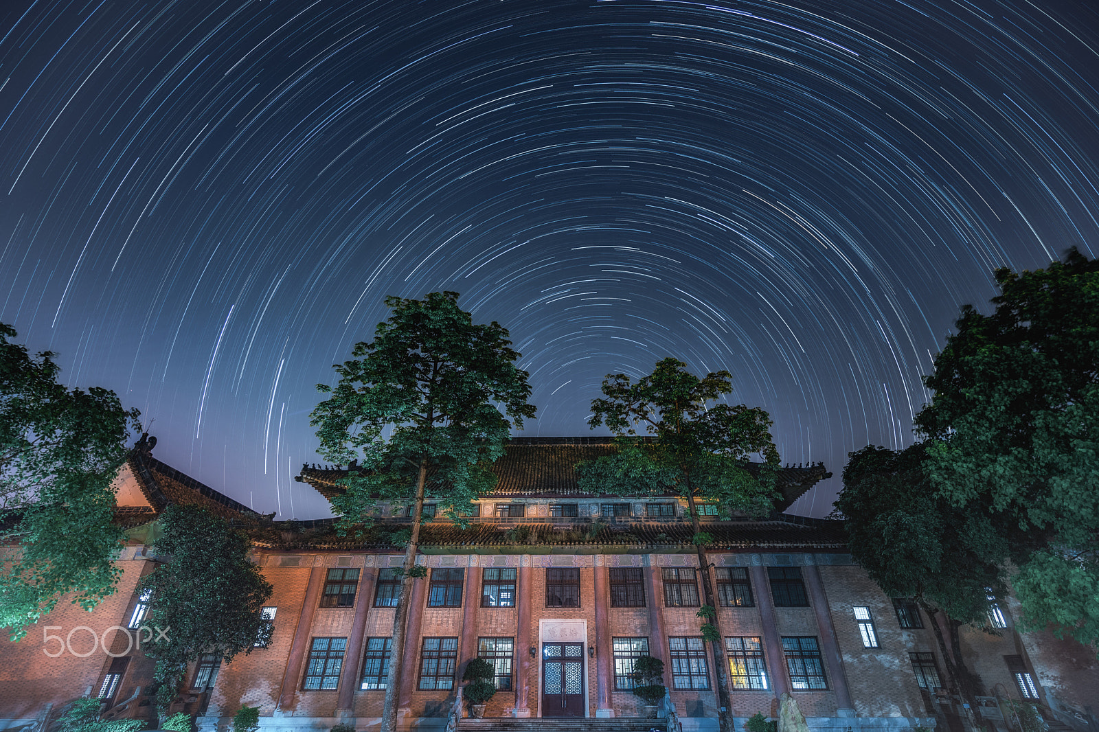 Sony a7 + Sony Vario-Tessar T* FE 16-35mm F4 ZA OSS sample photo. Startail  in university photography