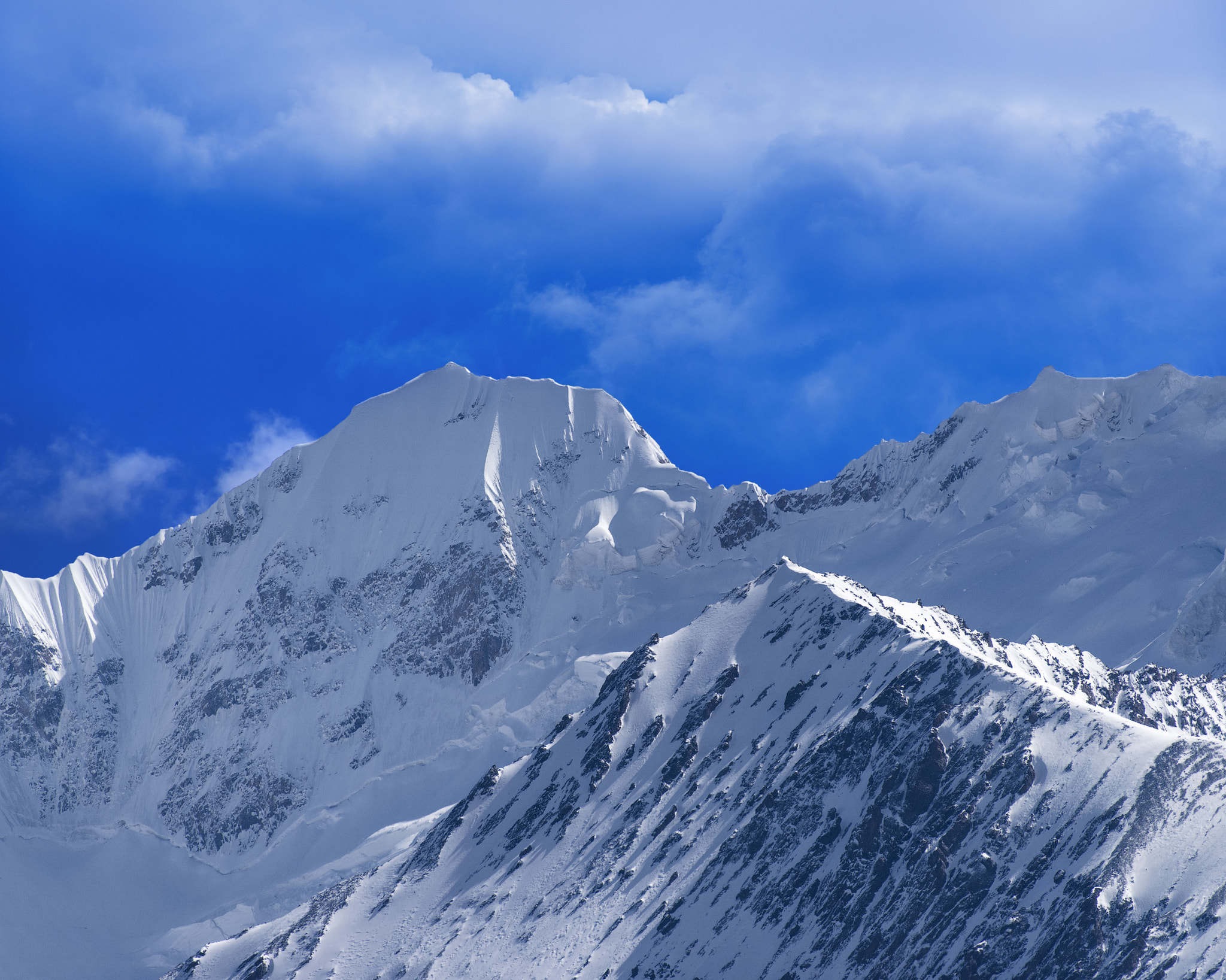 Nikon AF-S Nikkor 200-500mm F5.6E ED VR sample photo. Snow mountain photography