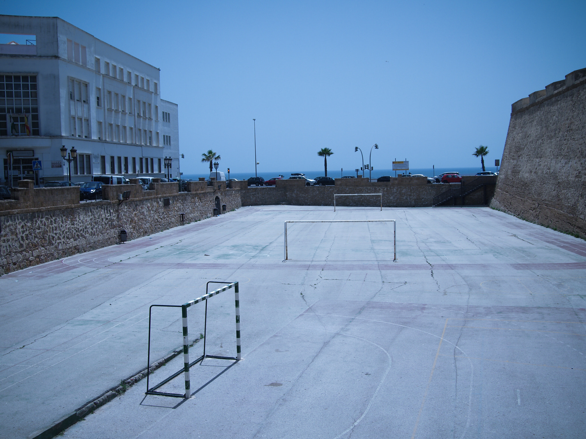Olympus E-330 (EVOLT E-330) sample photo. Siesta is bad time for sport photography