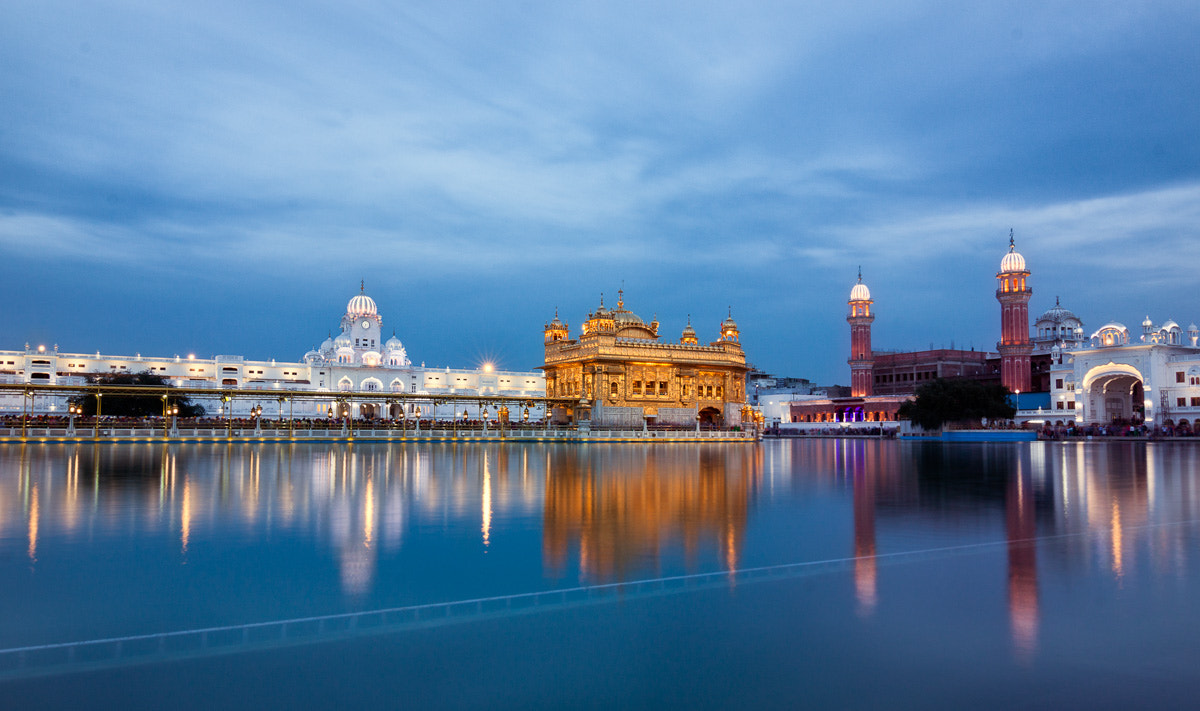 Canon EOS 500D (EOS Rebel T1i / EOS Kiss X3) + Tokina AT-X Pro 11-16mm F2.8 DX sample photo. Sri harmandir sahib photography