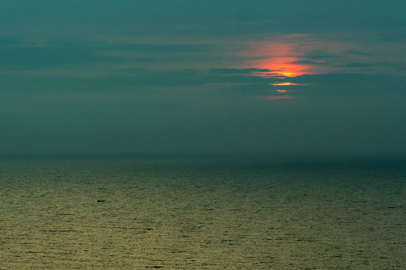 Olympus M.Zuiko Digital ED 40-150mm F2.8 Pro sample photo. Sunrise at sea photography