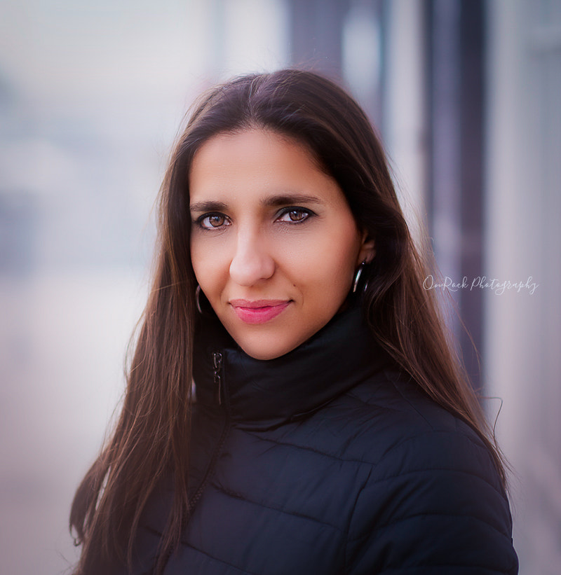 Nikon AF-S Nikkor 85mm F1.4G sample photo. Portrait photography